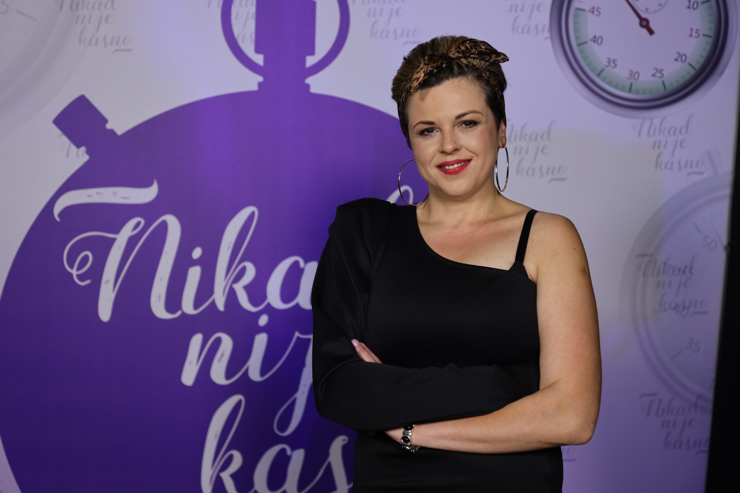 Jelena Njegomir se javno zahvalila bivšem suprugu: "Bio je uporan" VIDEO 7 JELENA NJEGOMIR 40 GOD. SUBOTICA 7