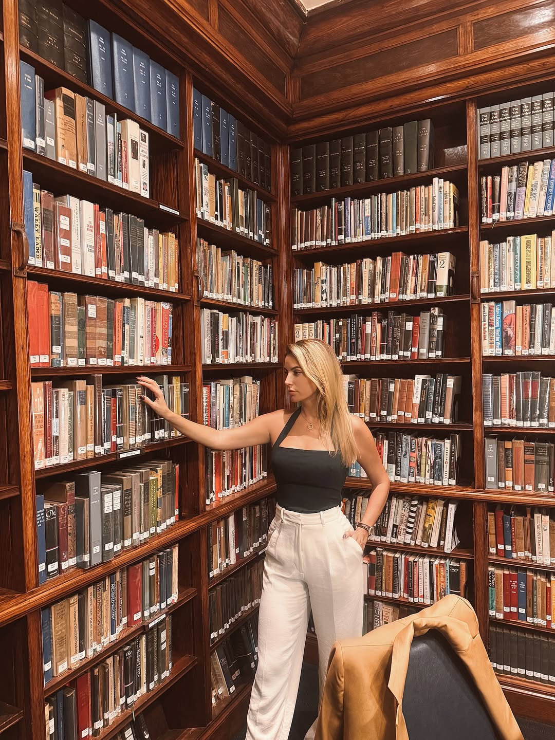 Kada vidis ovo mesto… i odjednom ti padne na pamet „A da upisem ponovo faks 🤔Poseta Yale Club 1