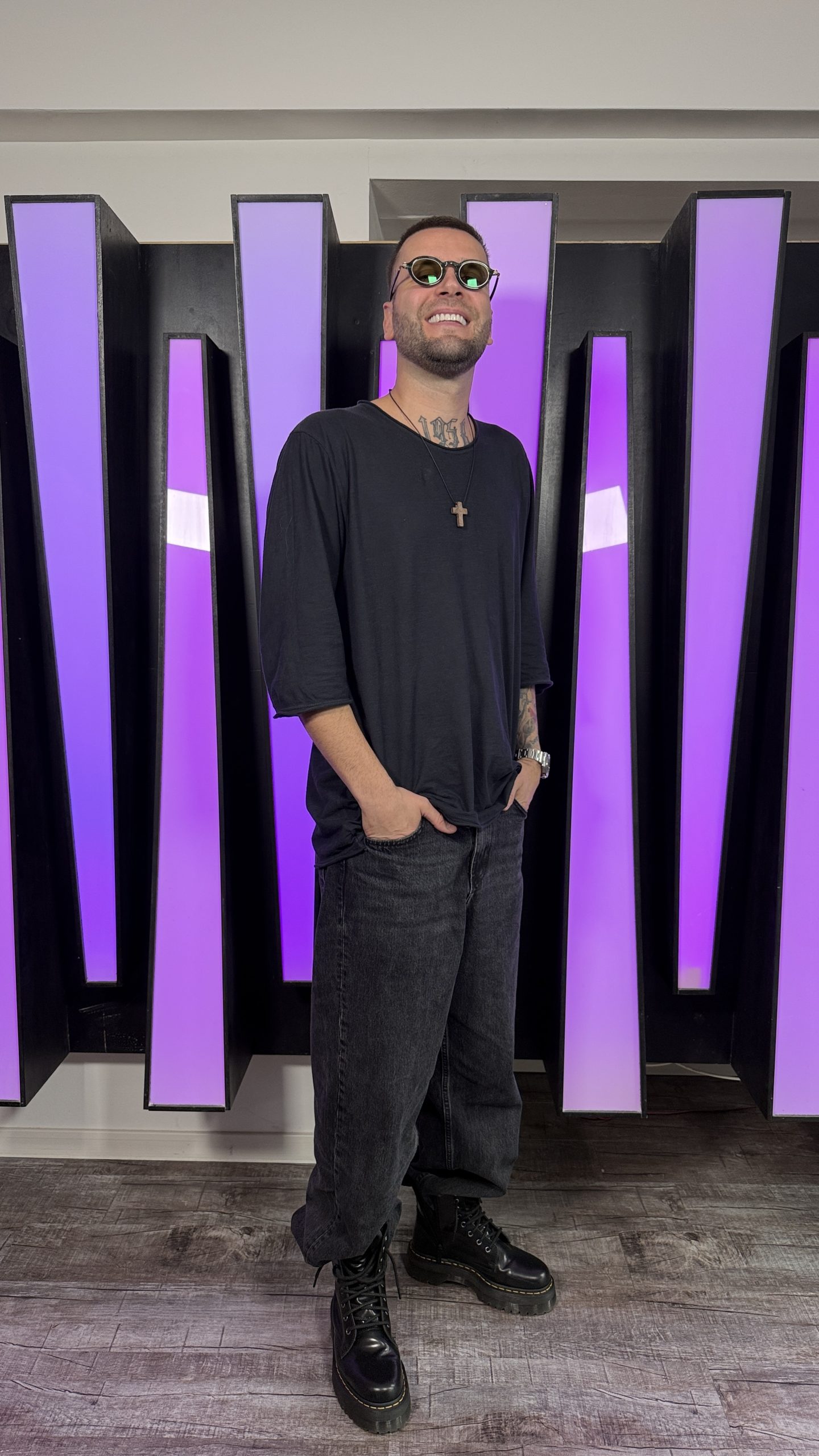 Pevač otkrio pikanterije iz privatnog života: "Imao sam problem sa njom, zato je i bivša" 2 Magla