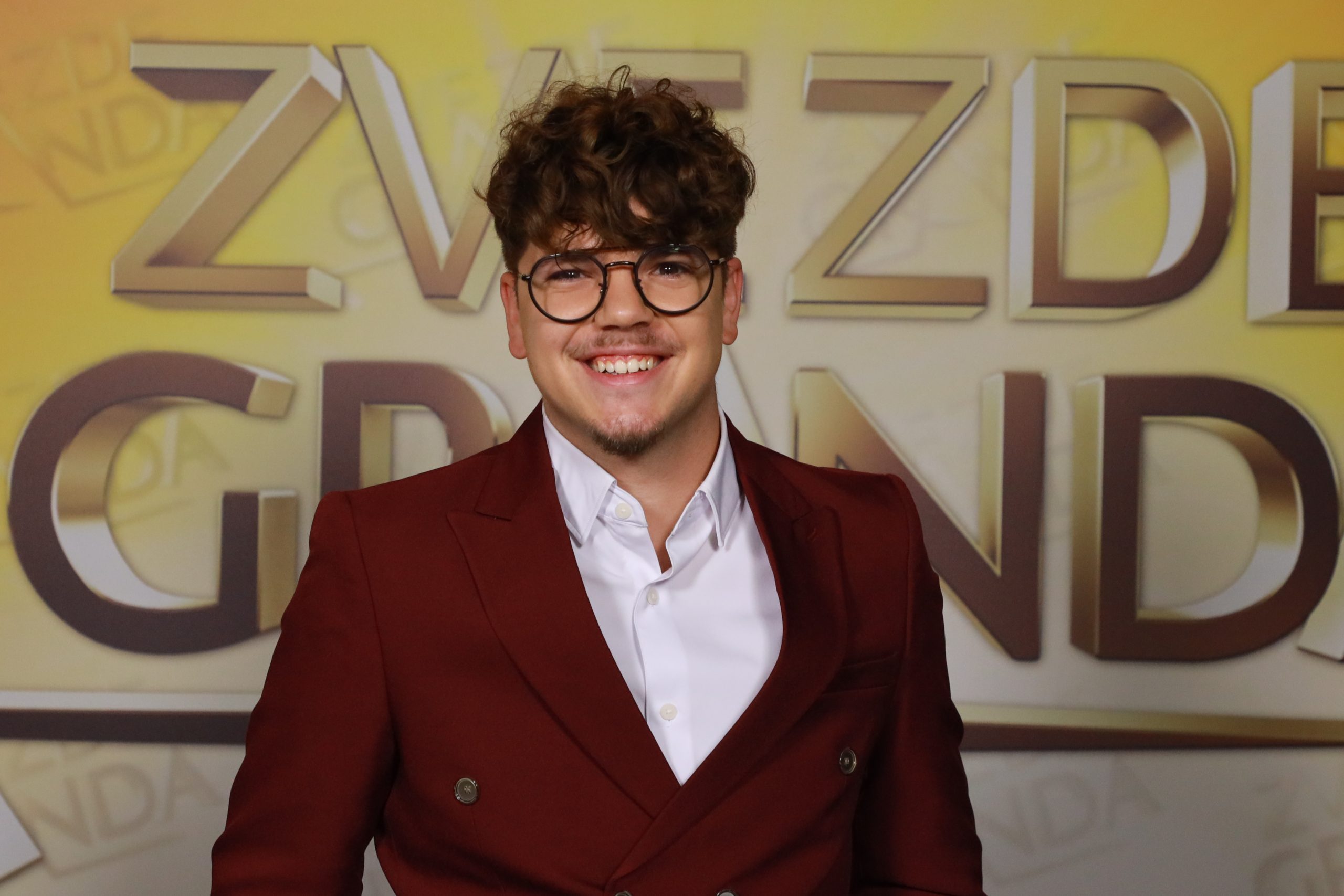 Nenad Horvat otkrio kakva je Dara Bubamara van scene Zvezda Granda: "Često se viđamo" (VIDEO) 9 NENAD HORVAT 22 GOD. FUTOG 11