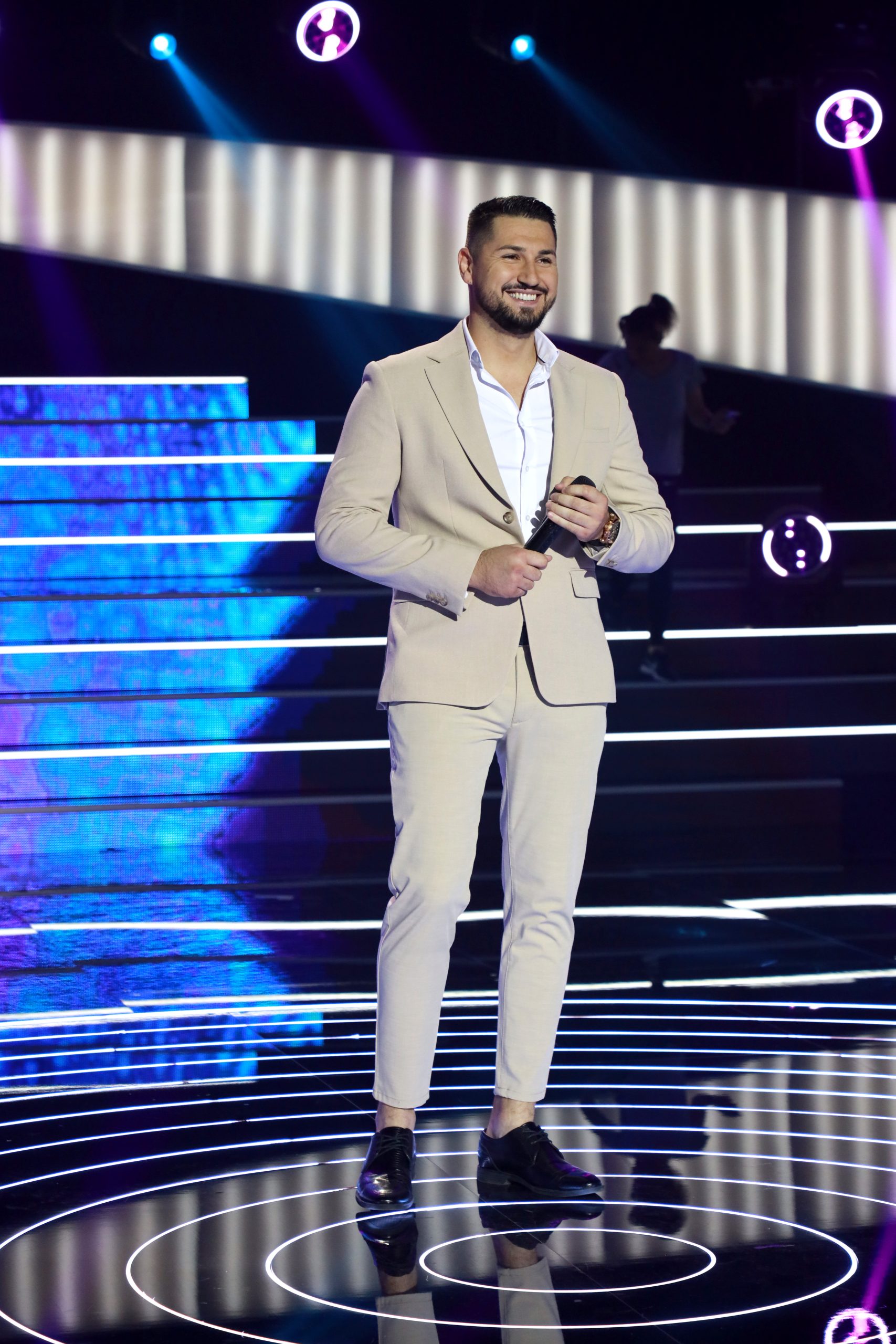"Naš grad" Elvis Mešinović objavio prvu pesmu nakon finala Zvezda Granda VIDEO 6 PB ELVIS MESINOVIC ZG SNIMANJE 23092025 FOTO MUNJA 3 ok