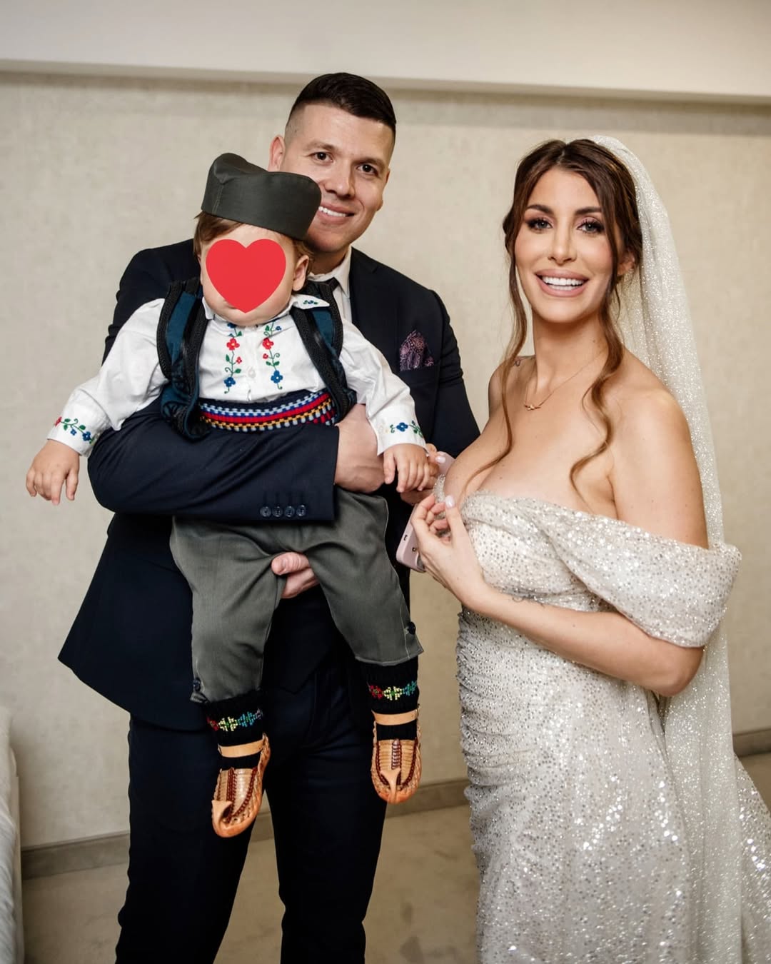 Nećete verovati koliko je Sloba Radanović mlađi od svoje supruge 6 Rodjeni moj uzivao sam u tvojoj prvoj godinici.Menjanju pelena kupanju hranjenju i presvlacen