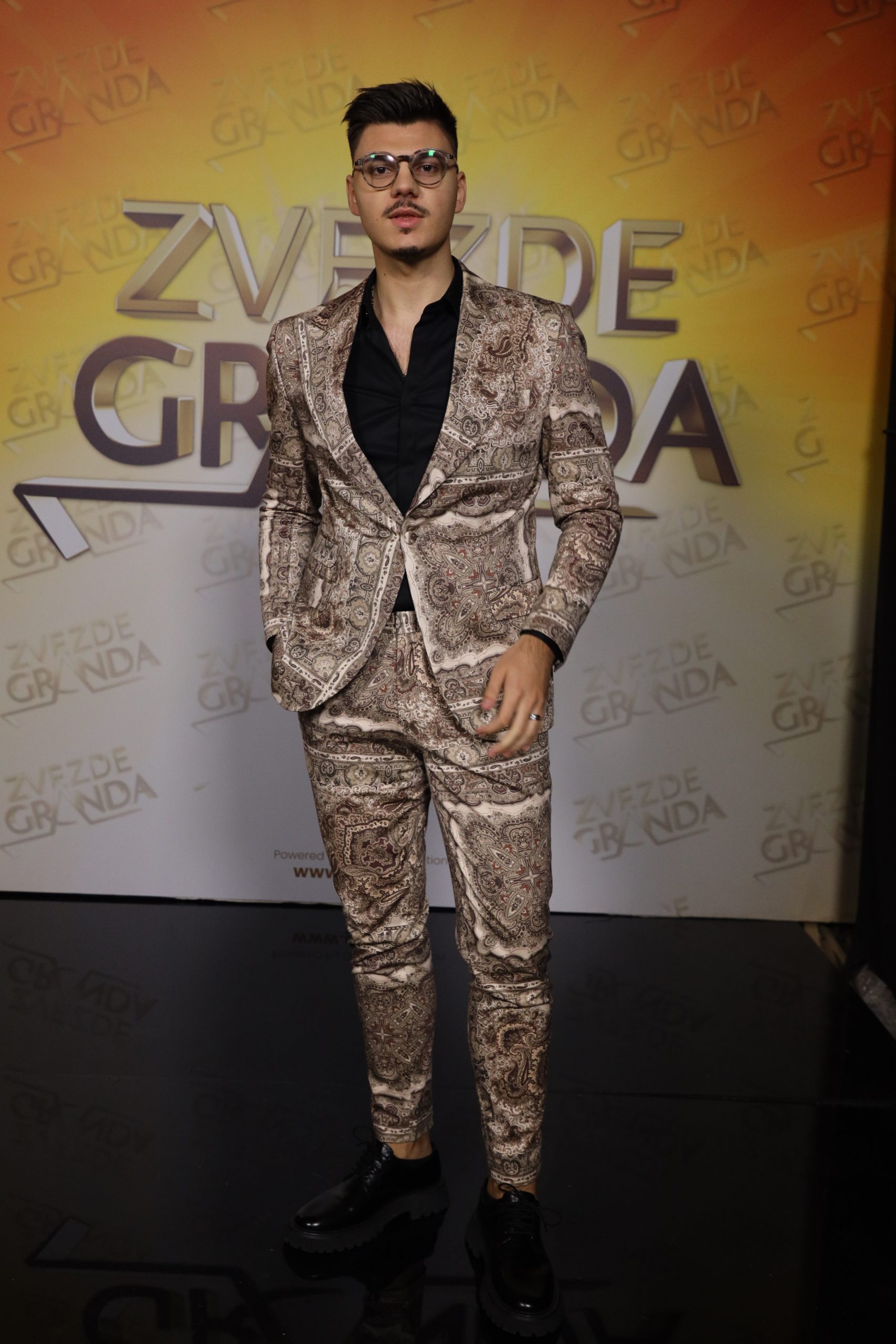 Ekskluzivno: Upoznajte kandidate koji večeras osvajaju Grandovu scenu 18 VELJKO JOVANOVIC 19 GOD. SMEDEREVO 13