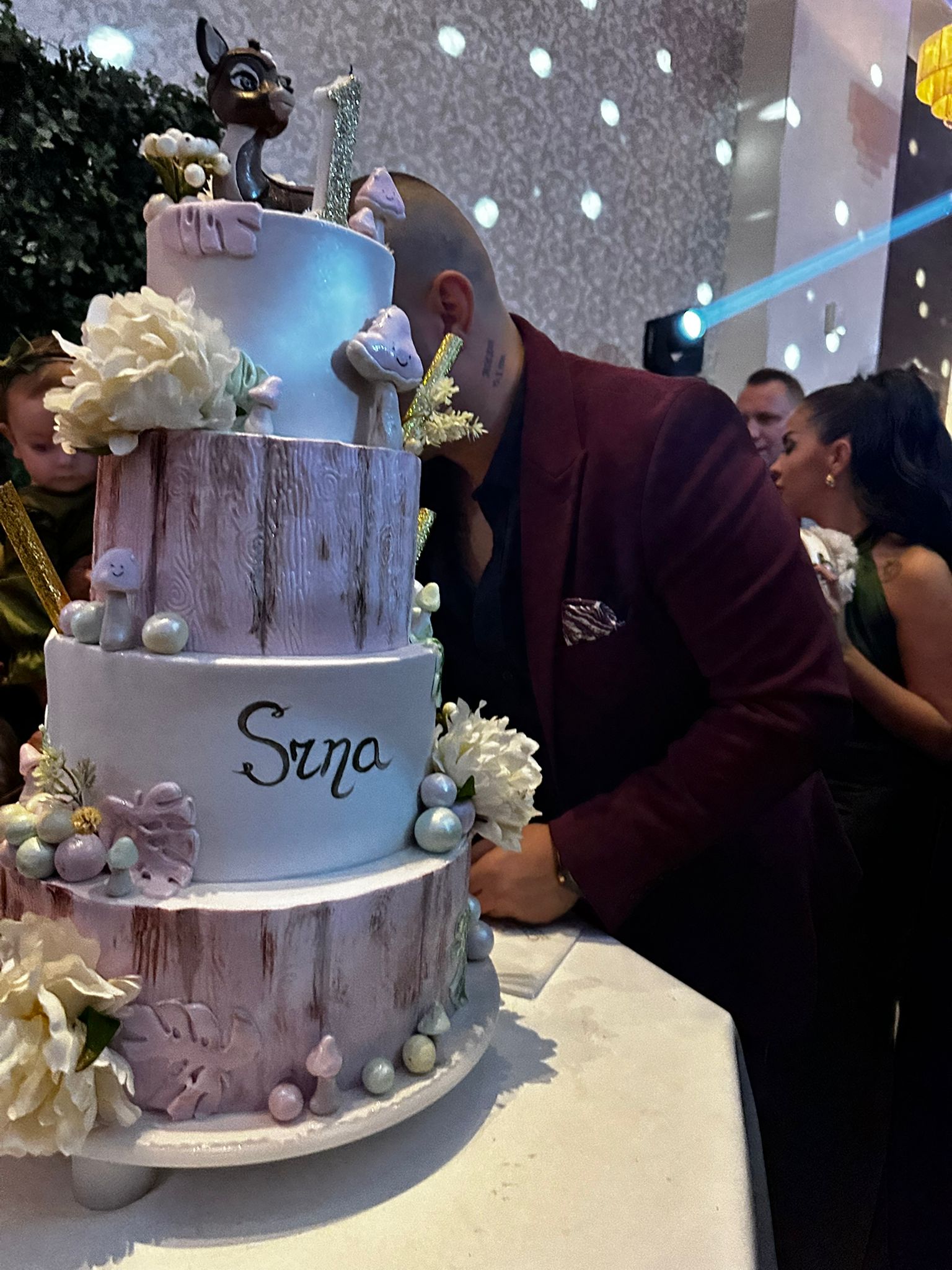 Svi detalji gala slavlja kod Darka Lazića: Pevač jednim gestom raznežio sve goste VIDEO 6 WhatsApp Image 2025 10 06 at 22.16.07