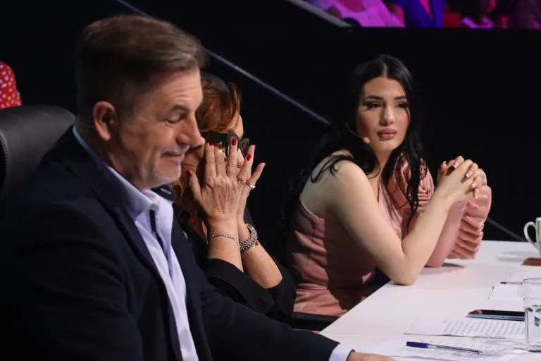 Ana Bekuta se rasplakala tokom emisije: "Da sam na tvom mestu, ne bih mogla glas da pustim" (VIDEO) 9 ana bekuta place