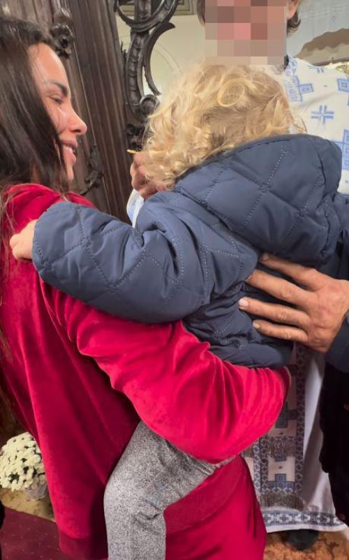 Veljko i Bogdana sa sinovima poranili da se pričeste, mali Željko sve oduševio u crkvi: "Slava Bogu" 6 boag