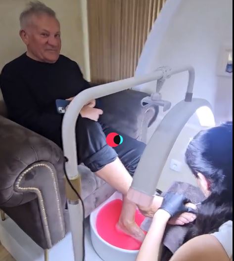 Miloš Bojanić (75) pokazao kako se neguje, video iz salona usijao mreže 9 bojani