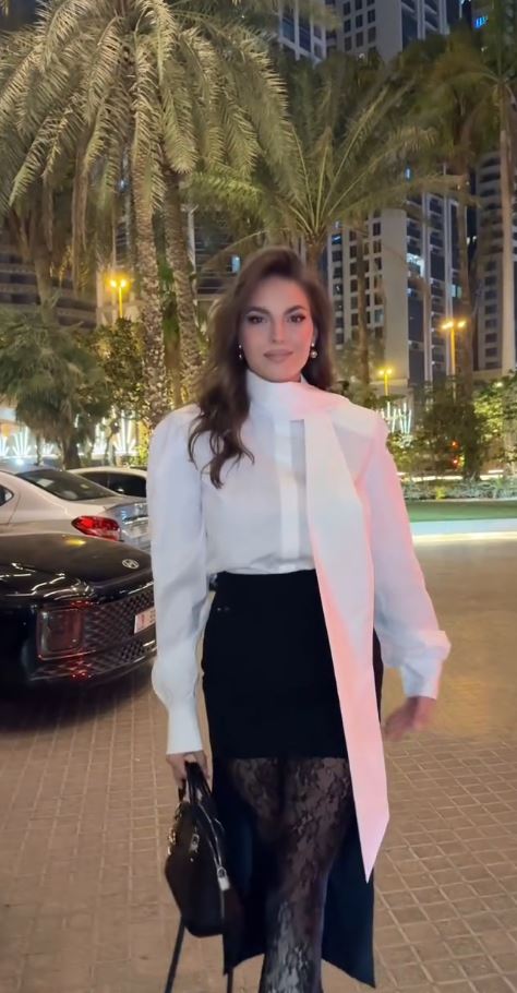 "Lepa kao boginja": Džejla Ramović videom iz Dubaija usijala društvene mreže 7 dzejla 2