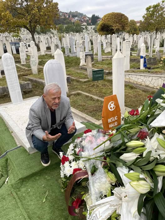 Evo ko je prvi posetio grob Halida Bešlića dan nakon sahrane 6 halidov grob