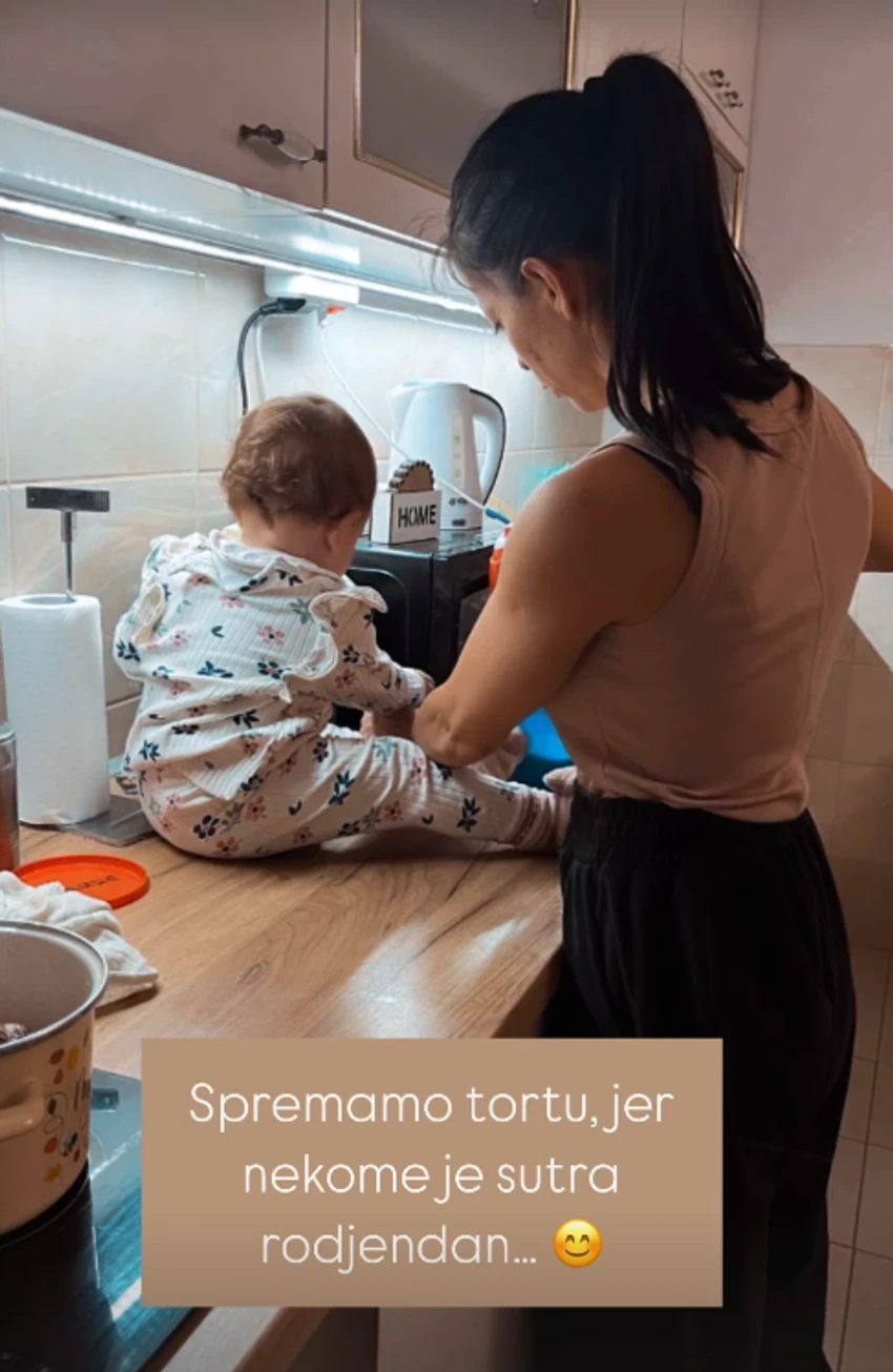 Emotivni trenuci u domu Lazića: Katarina i ćerkica iznenadile Darka FOTO 6 image 11 1