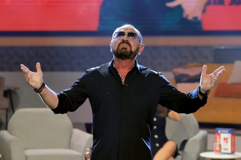 "Zaslužio sam to da imam" Mile Kitić o velelepnoj vili na Avali: "Marta se bavila kućom, ja sam donosio pare" 7 image 11 11