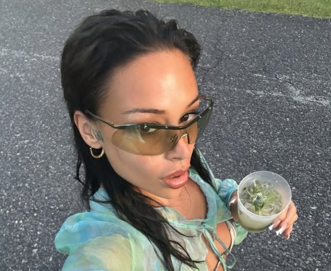 Ogromna transformacija: Pogledajte kako je izgledala naša poznata pevačica pre estetskih korekcija FOTO 5 image 17 5