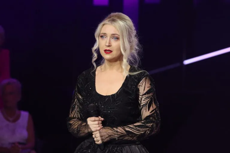 Ana Bekuta se rasplakala tokom emisije: "Da sam na tvom mestu, ne bih mogla glas da pustim" (VIDEO) 10 ivana stojovic