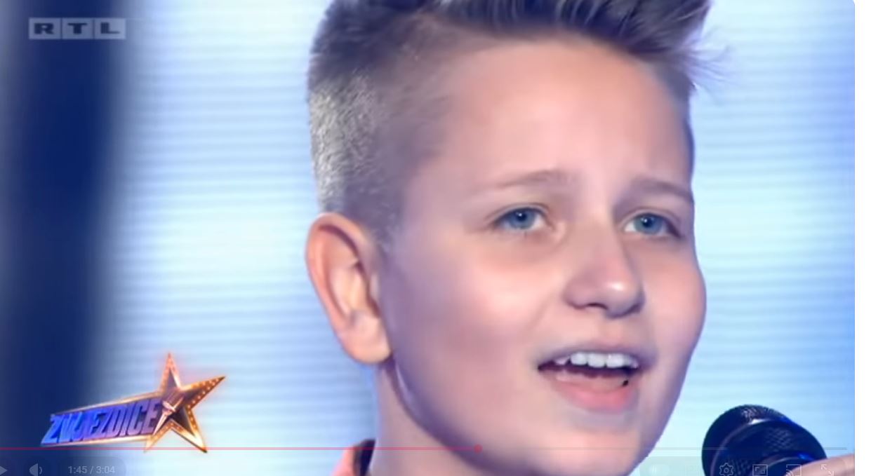 Jakov Jozinović je trenutno najpolularniji mladi pevač: Nekada se takmičio u popularnom šou, evo kako je izgledao kao dete 7 jakov jozinovic kao dete