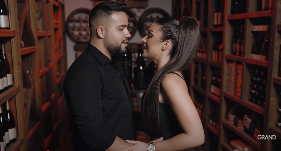Nikola Stanišić i Anđela Arman u strastvenom zagrljaju VIDEO 6 nikola stani