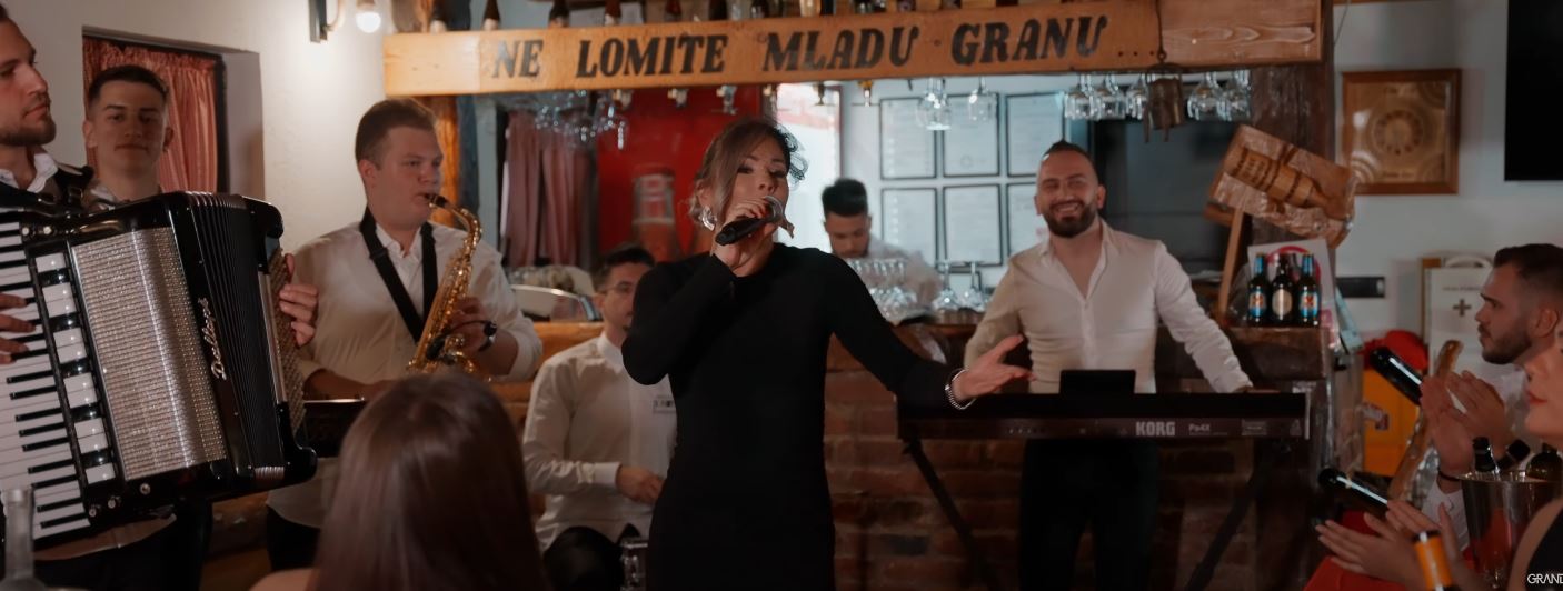 Nina Karahođa snimila pesmu za sva vremena: Dvojkom će pomrsiti konce mnogima na estradi VIDEO 6 nina 3