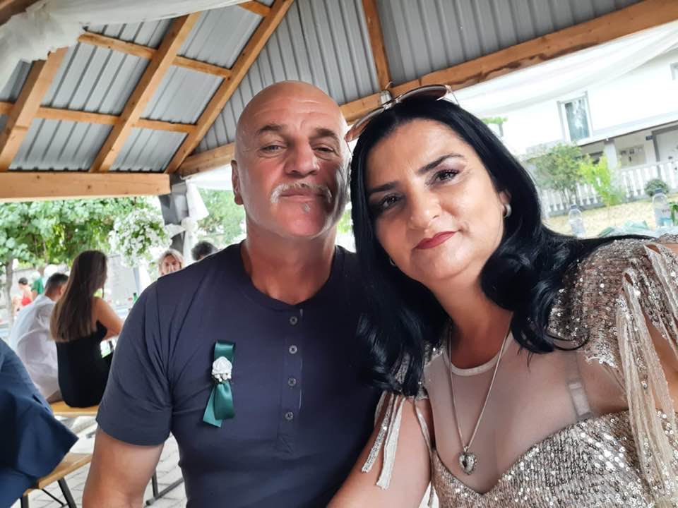 Pevač Suad Bakić je najmlađi udovac, danas od hobija hrani petoro dece 6 suad bakic 48 godina u brak