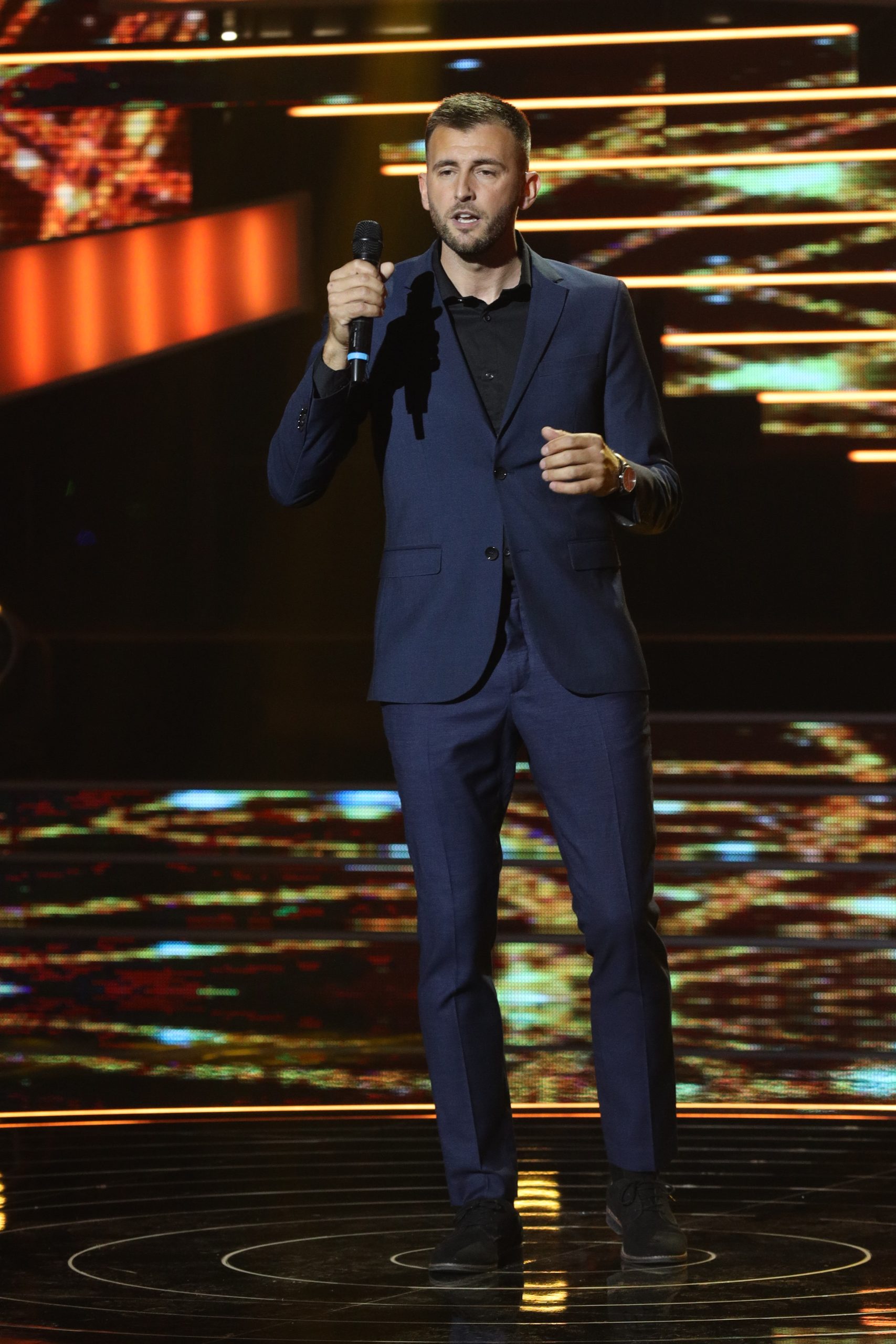 Kad instalater zagreje bolje od peći: Amir istopio članove žirija, Dara mu poručila da je dobar čovek 6 0A0A0841