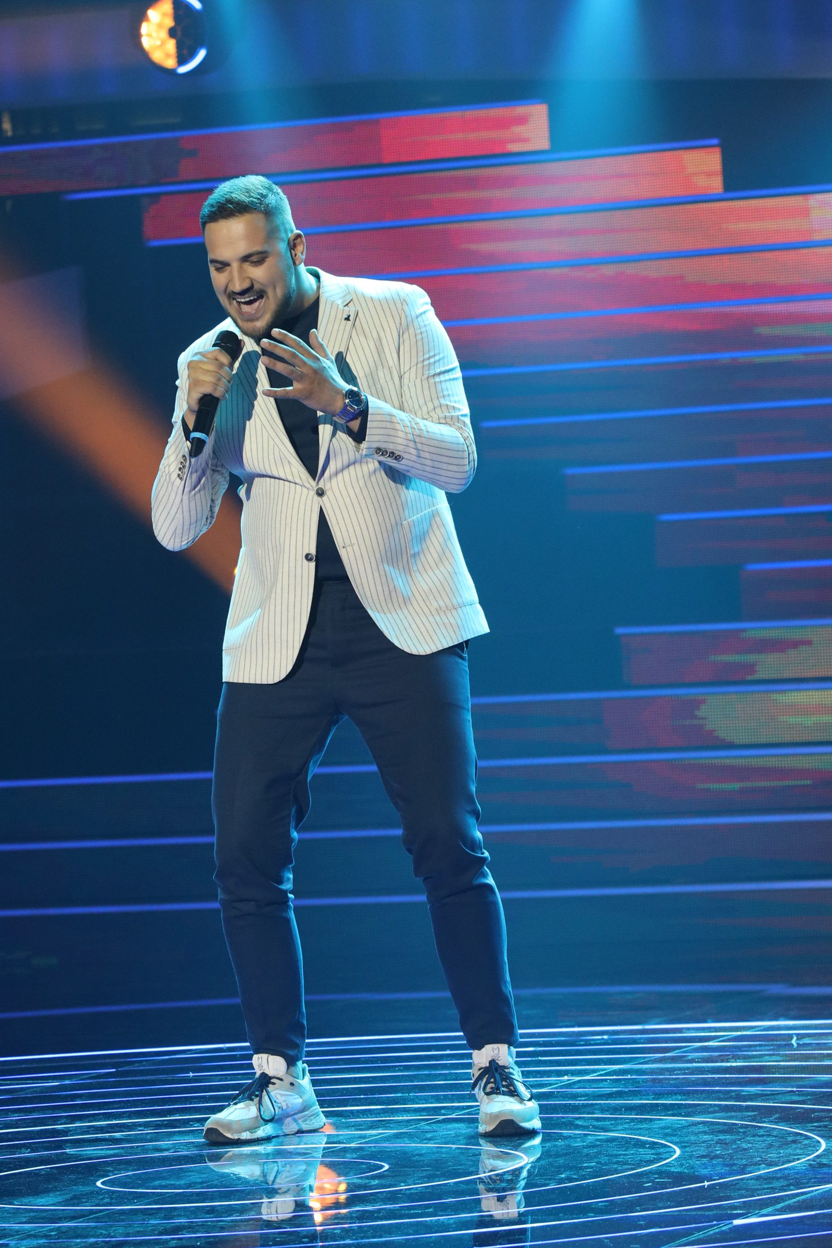 Rođeni brat poznate zvezde Granda u takmičenju, imaju identičan glas VIDEO 5 0A0A1102