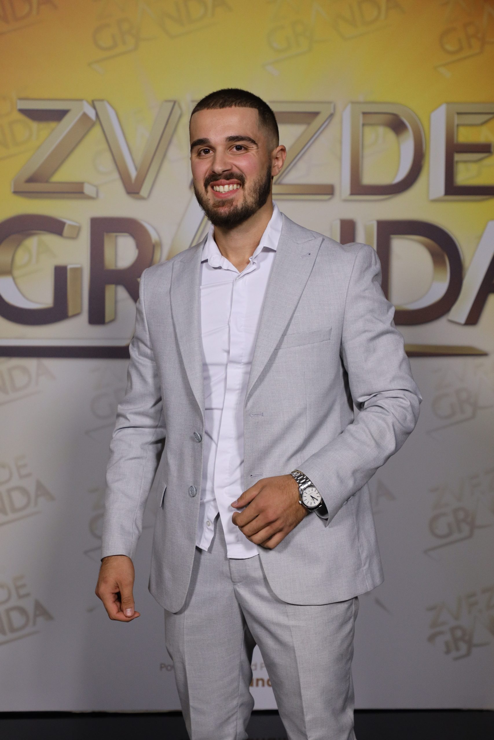 Ekskluzivno predstavljamo takmičare koji će se pojaviti na sceni: Zvezde Granda večeras donose nova iznenađenja 23 ALEKSA RONDOVIC 22 GOD. PLJEVLJA CG 1