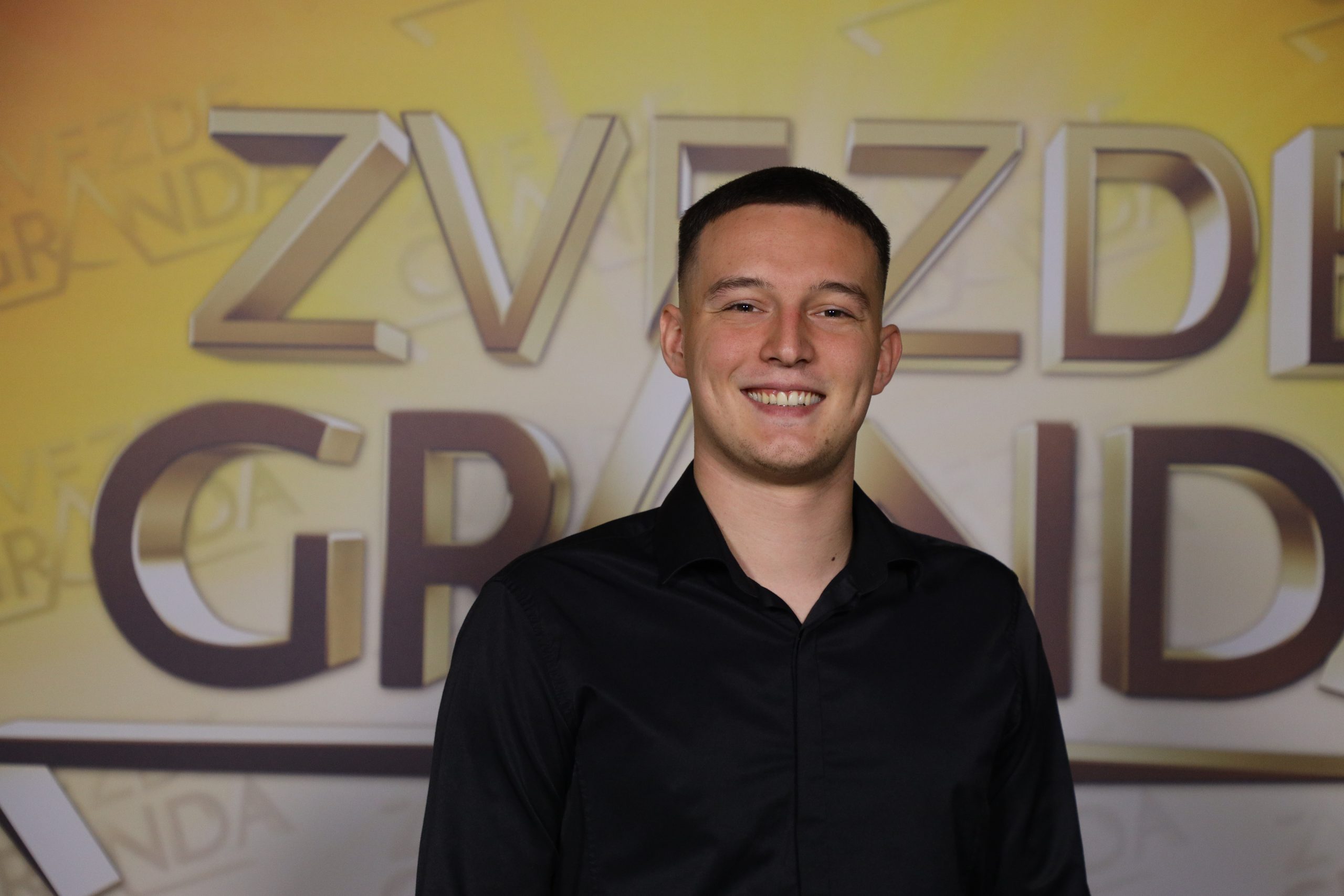 Ekskluzivno predstavljamo takmičare koji će se pojaviti na sceni: Zvezde Granda večeras donose nova iznenađenja 9 ANDREJ ZOCEVIC 20 GOD. CACAK 12