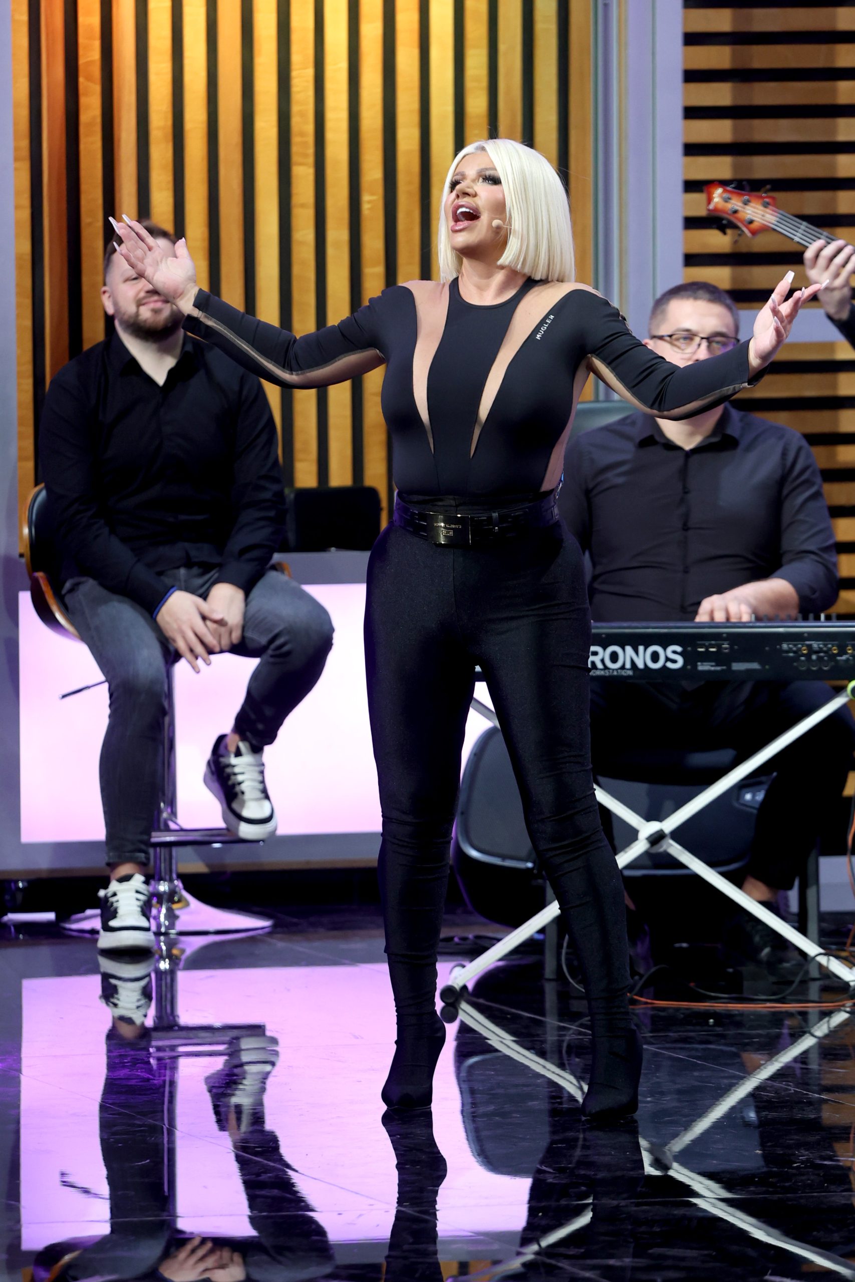 Dara Bubamara otkrila kako je Saša Popović reagovao na njen hit "Kraj i tačka": "Pozvao me je..." VIDEO 6 DARA BUBAMARA GS SNIMANJE 30102025 FOTO PETAR 75 ok