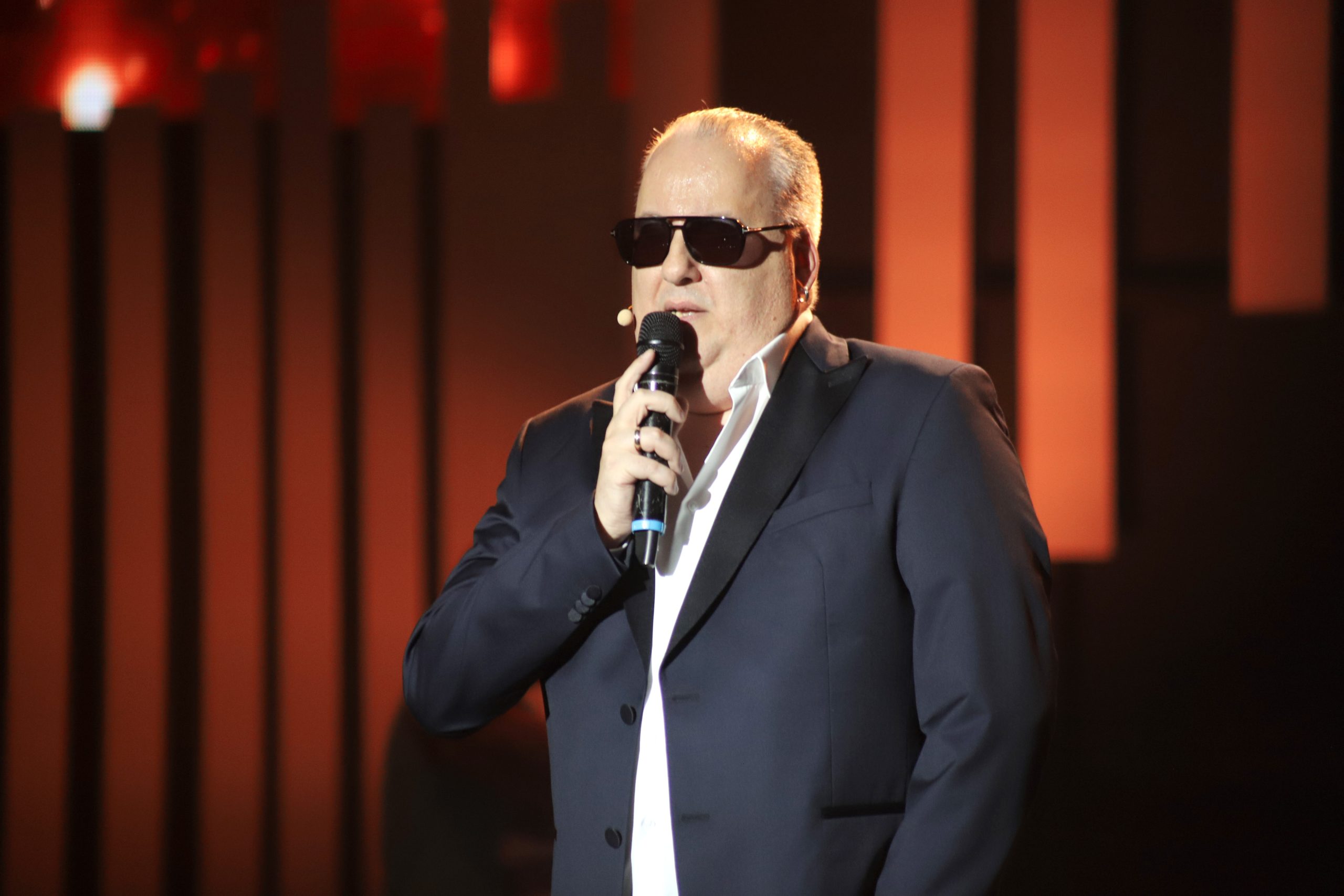 Dejan Matić rasplakao sve u emisiji Nikad nije kasno: "Ovu pesmu posvećujem Saši Popoviću, Halidu Bešliću i Bobanu Kopunoviću" VIDEO 6 DEJAN MATIC NNK SNIMANJE 21102025 FOTO ELENA 39 ok 1