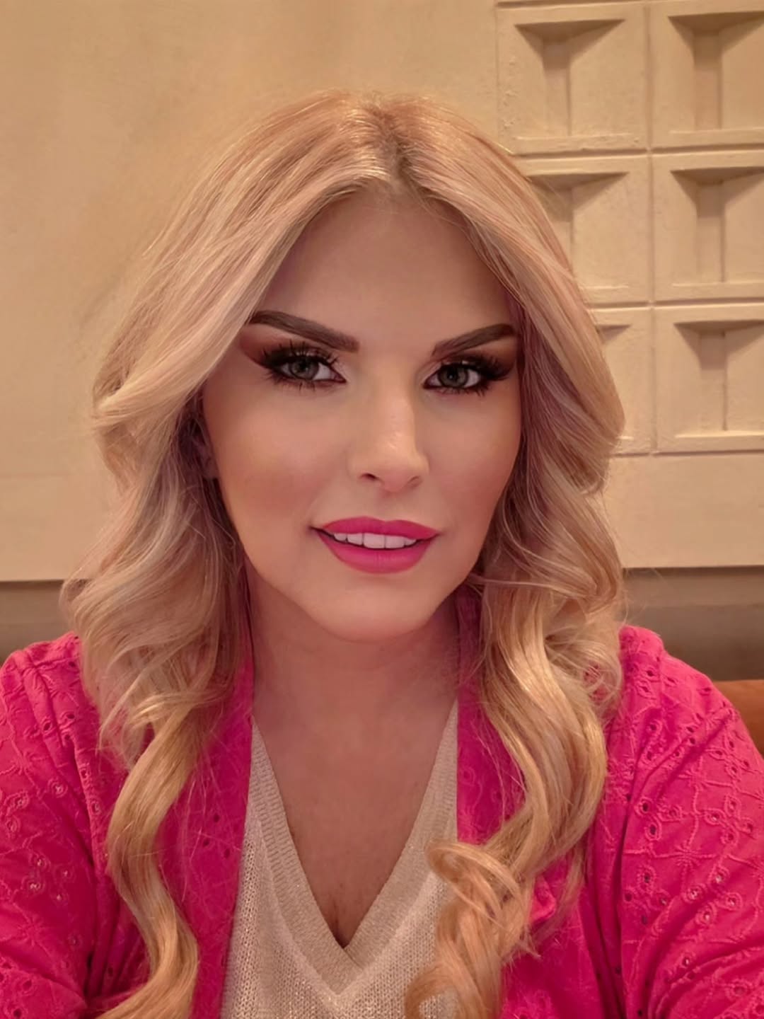 Pevačica Anči Dabetić operisala karcinom kože, progovorila o detaljima borbe: "Moj svet je počeo da se ruši" 8 Anči Dabetić operisala karcinom kože