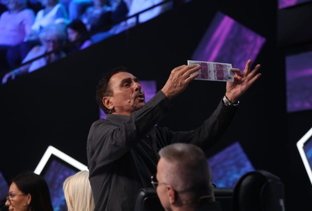 Haos pred početak emisije Zvezde Granda: Lete šuške po studiju VIDEO 14 E08A0007