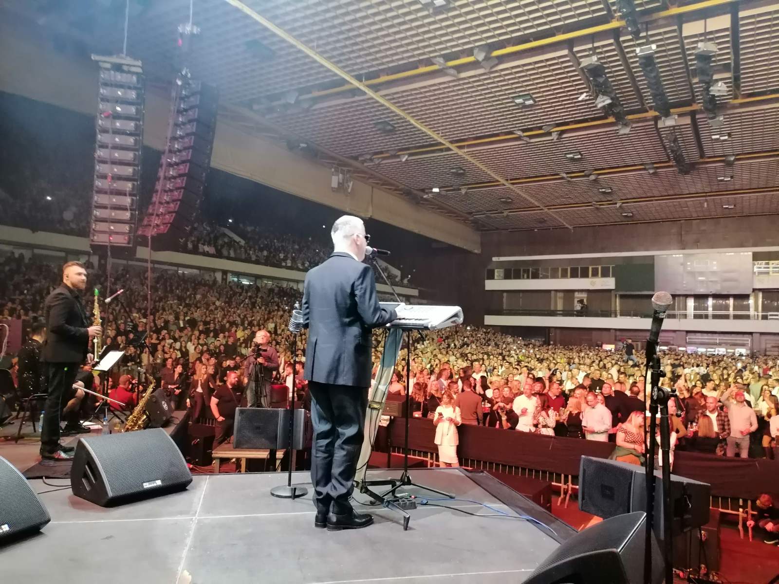 Saša Matić priredio spektakl za pamćenje u prepunom Spensu, ovo će se dugo prepričavati VIDEO 6 IMG a3a167f883461634dc3c82f8958a3324 V