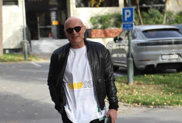 Nikad urbaniji Milijev stajling: Ovakve pantalone malo ko može da iznese VIDEO 13 IMG 2083 1