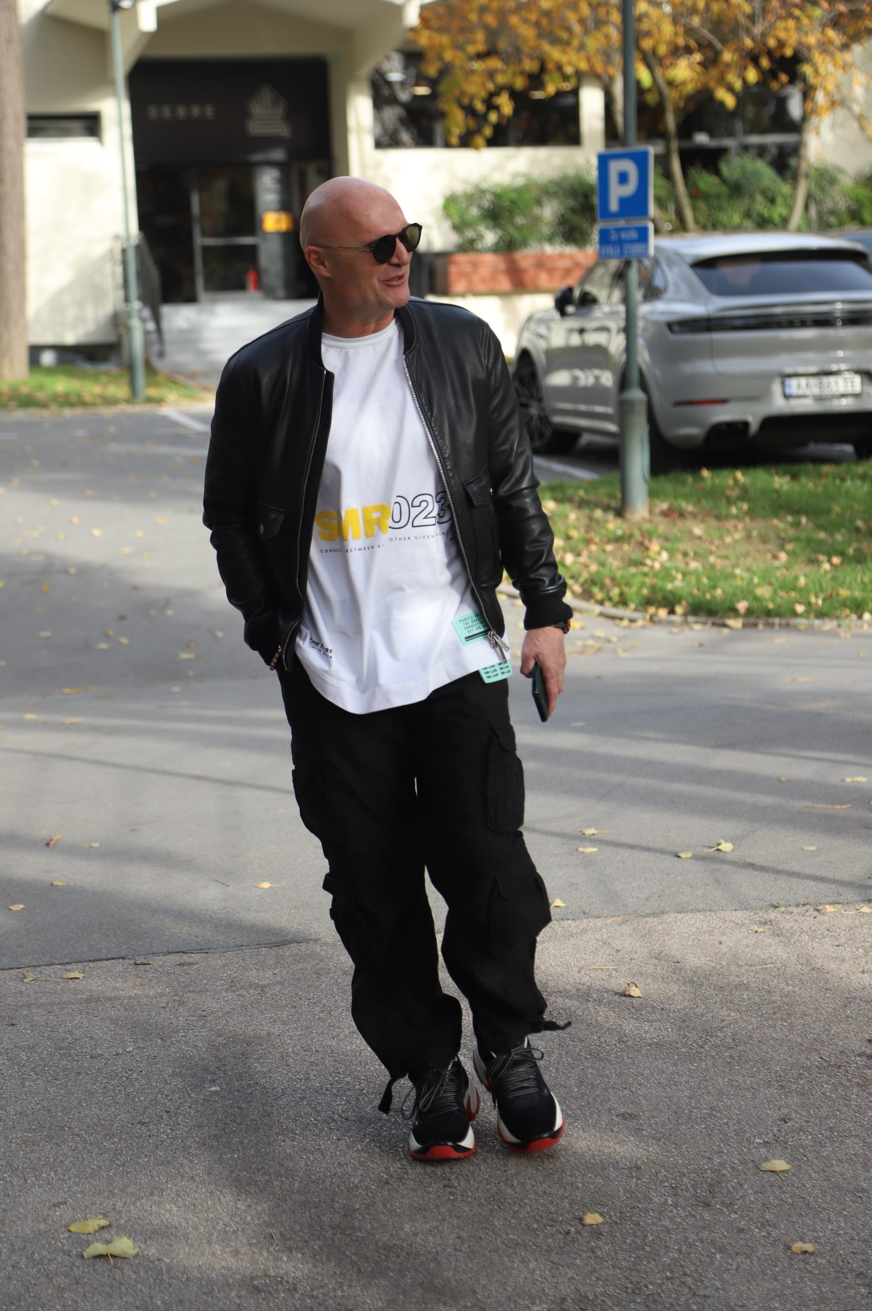 Nikad urbaniji Milijev stajling: Ovakve pantalone malo ko može da iznese VIDEO 7 IMG 2084