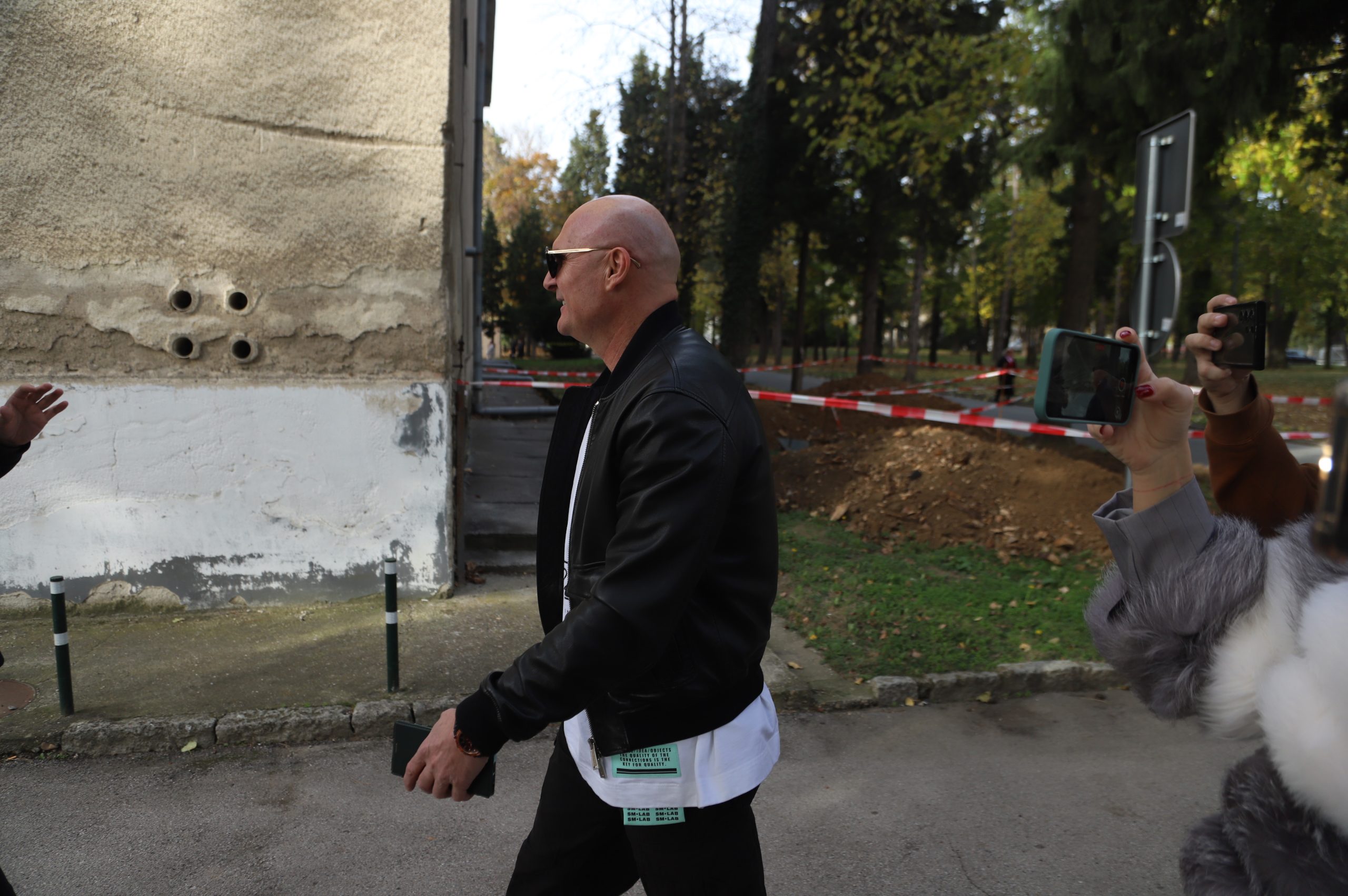 Nikad urbaniji Milijev stajling: Ovakve pantalone malo ko može da iznese VIDEO 5 IMG 2088