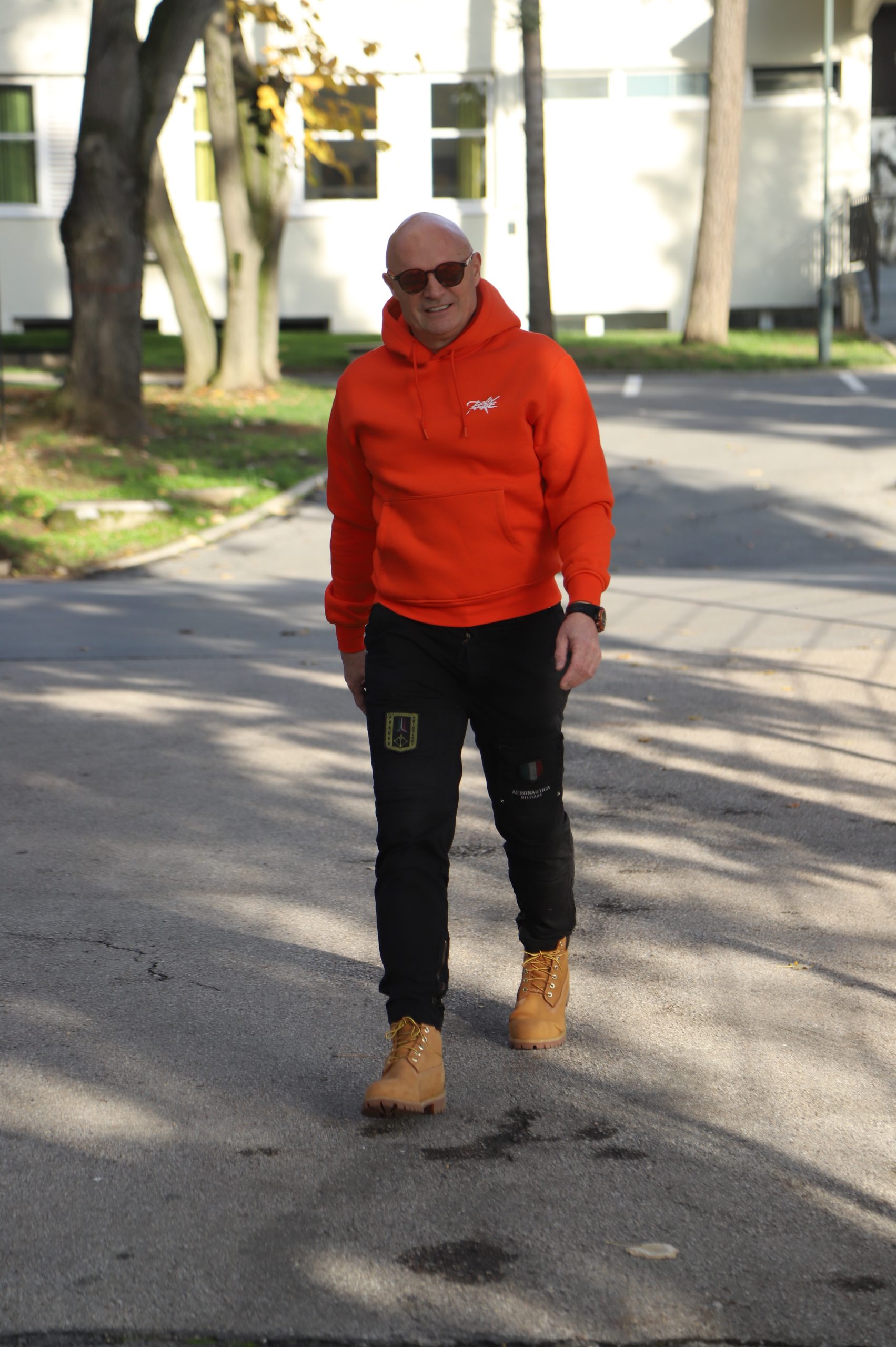 Milijev današnji stajling je samo za ozbiljne šmekere: Svi komentarišu da ide u korak sa svetskim trendovima VIDEO 7 IMG 3580