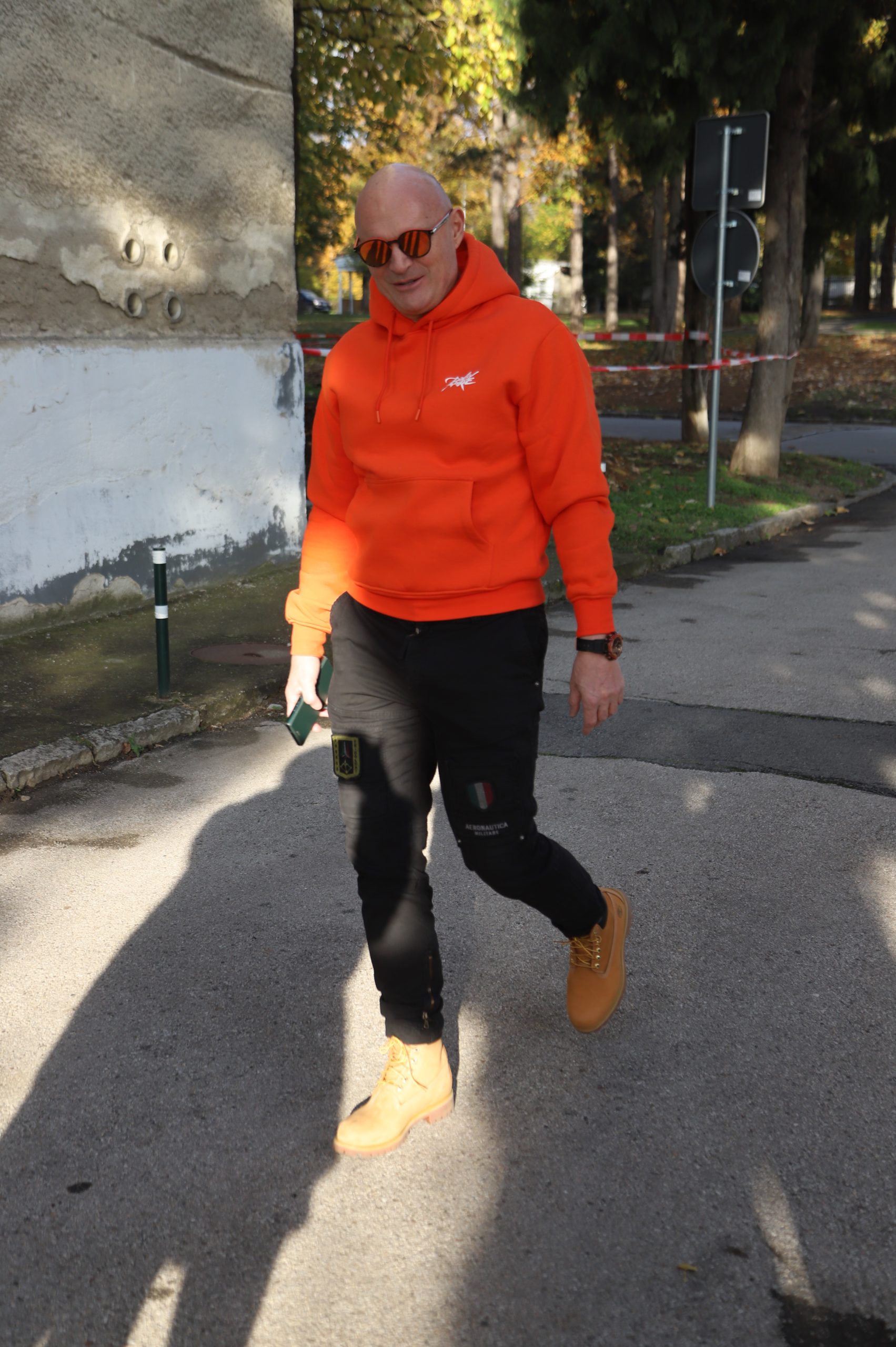 Milijev današnji stajling je samo za ozbiljne šmekere: Svi komentarišu da ide u korak sa svetskim trendovima VIDEO 5 IMG 3583