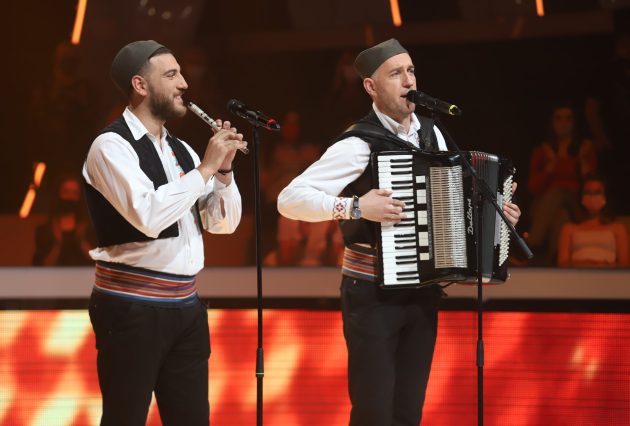 Posle razvoda zvezda "Granda" ponovo veruje u ljubav: Pevač pokazao novu devojku 9 IMG 4571