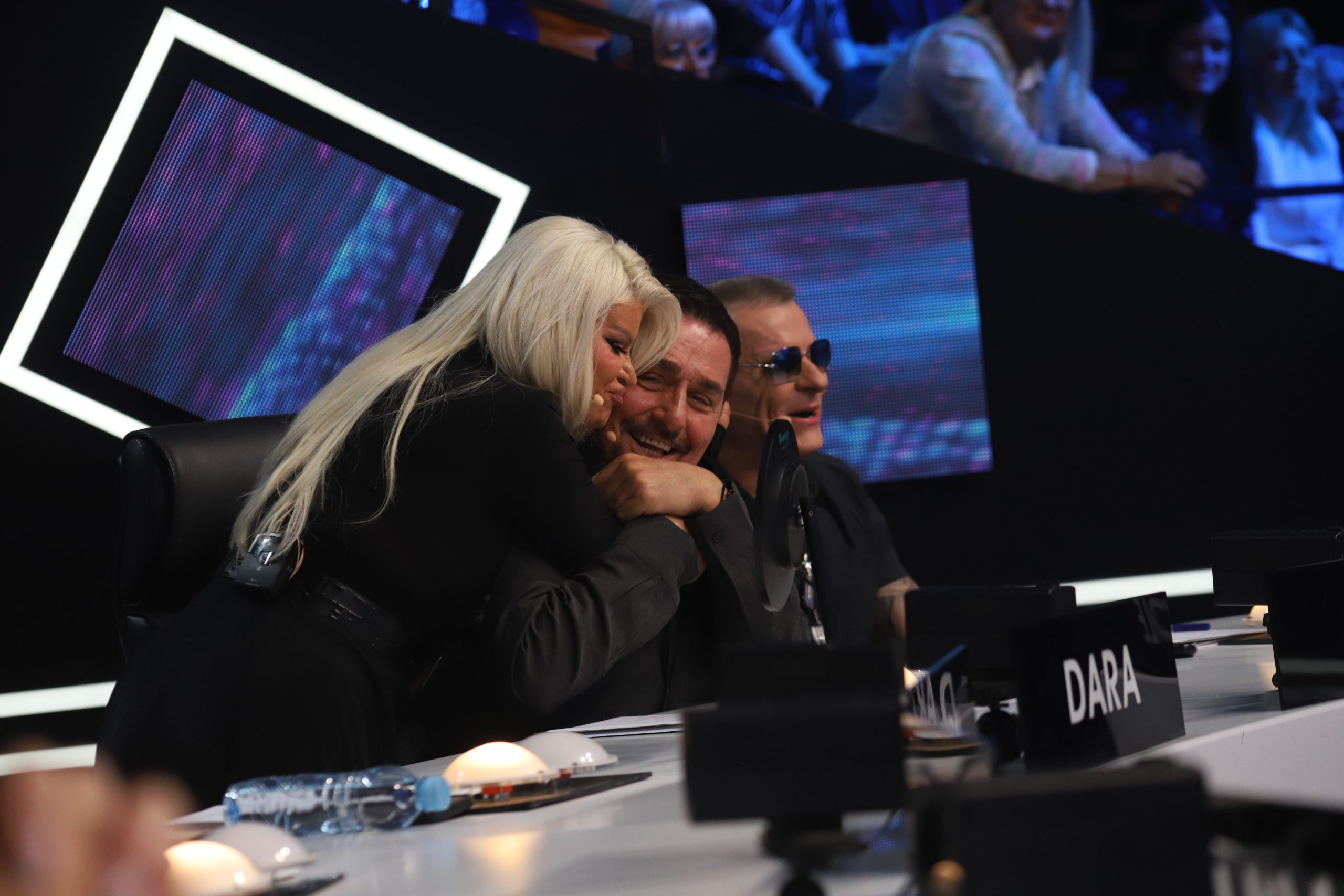 Ludilo u ''Zvezdama Granda'': Dara nasrnula na Kebu, Mili ga ljubio u čelo, pevač ostao šokiran 7 IMG 5908