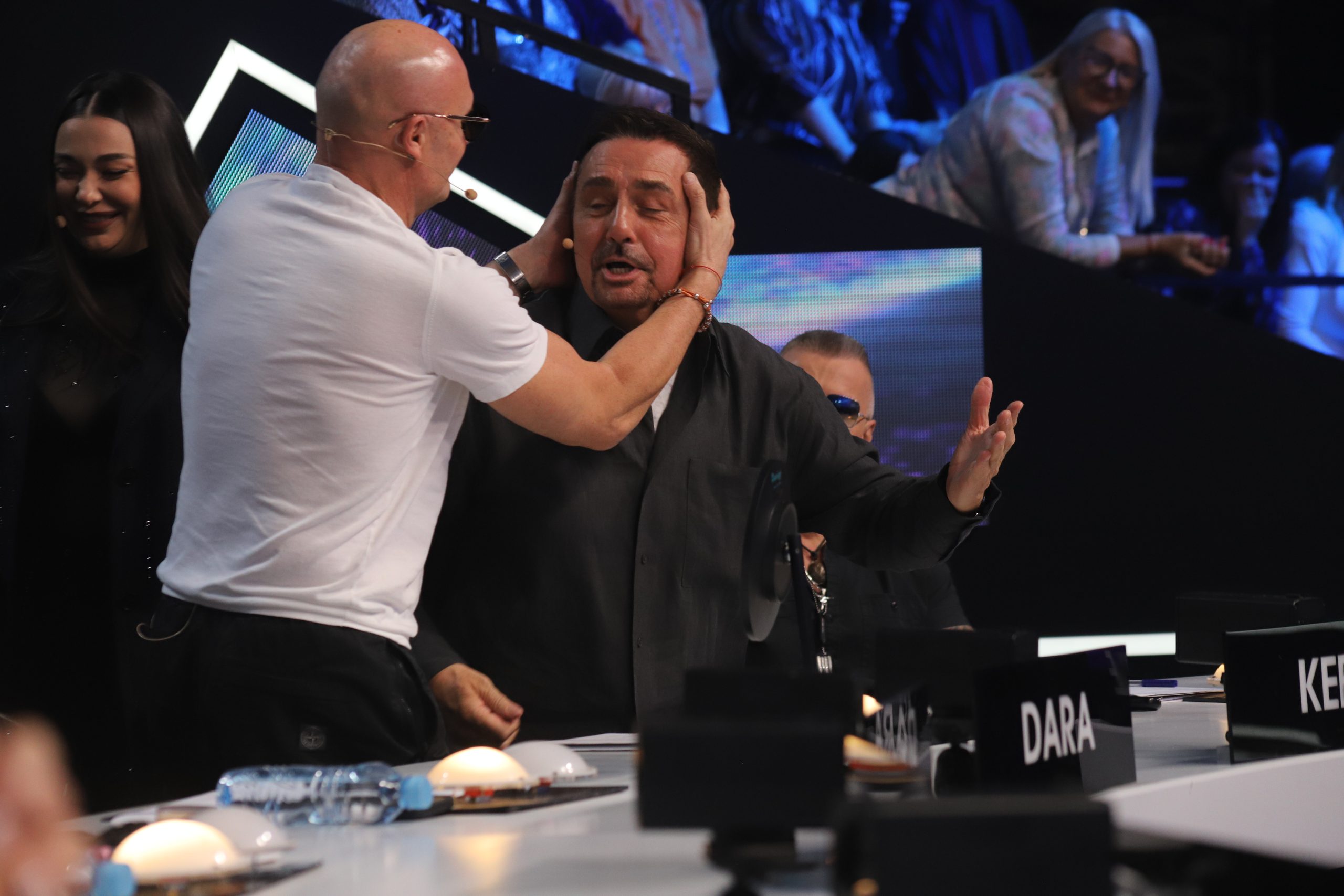 Ludilo u ''Zvezdama Granda'': Dara nasrnula na Kebu, Mili ga ljubio u čelo, pevač ostao šokiran 9 IMG 5914