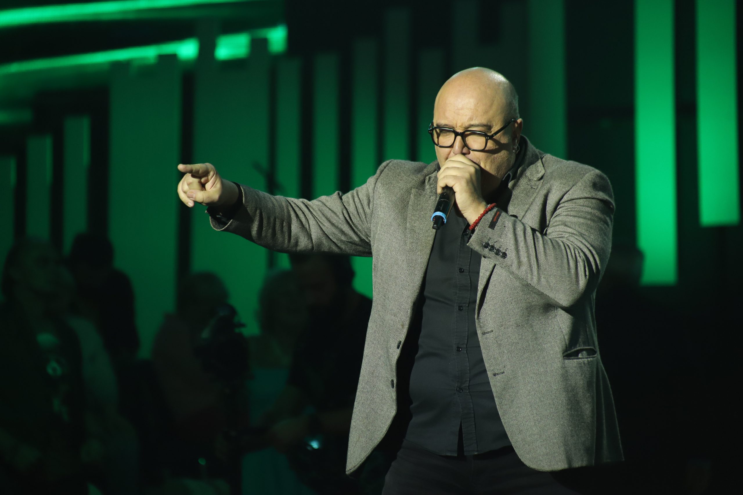 "Džepovi su mi bili puni para": Naš čovek iz Pariza otkrio kako se od rokenrola zarađuje, u "Nikad nije kasno" oduševio sve (VIDEO) 5 IMG 8367