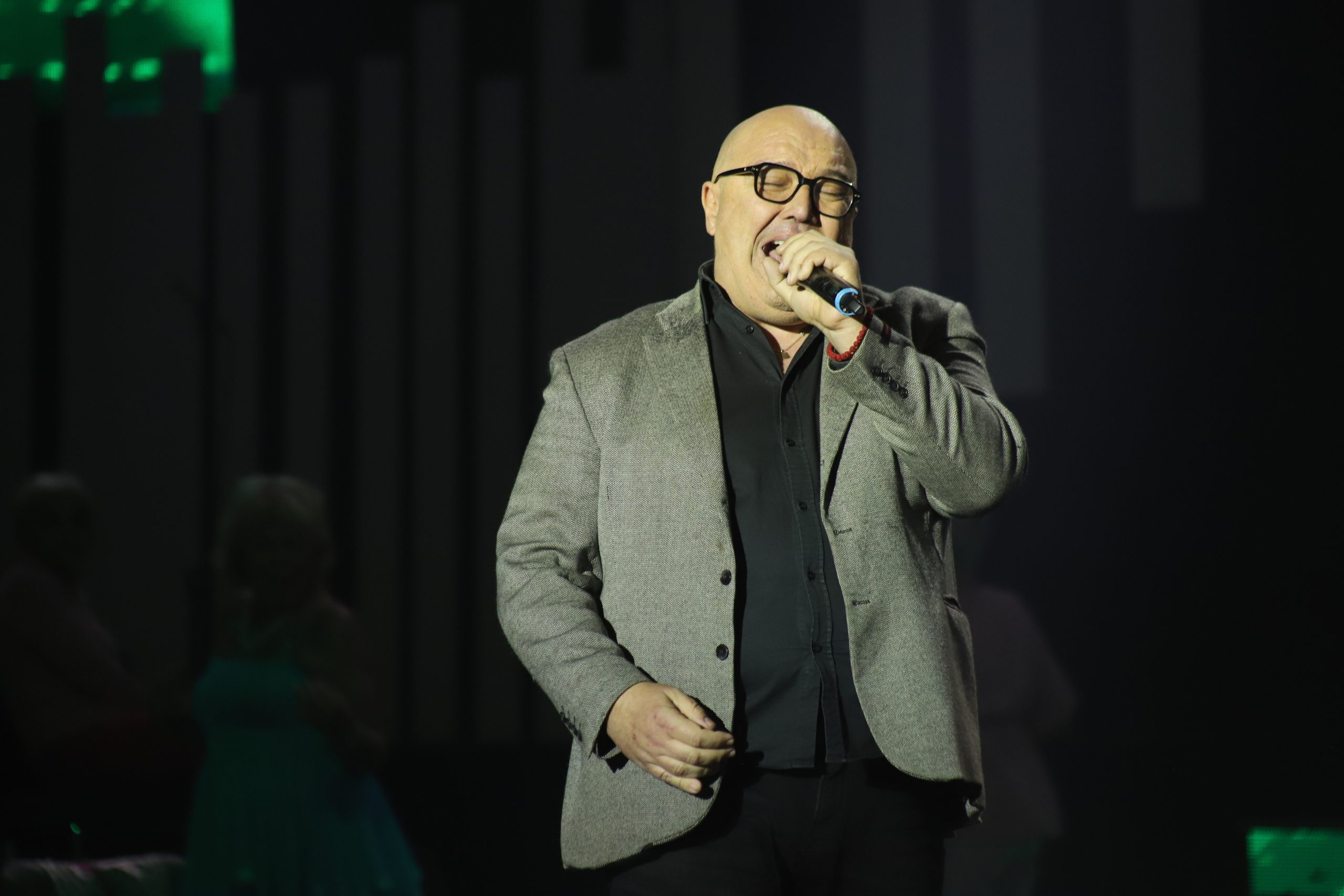 "Džepovi su mi bili puni para": Naš čovek iz Pariza otkrio kako se od rokenrola zarađuje, u "Nikad nije kasno" oduševio sve (VIDEO) 7 IMG 8383