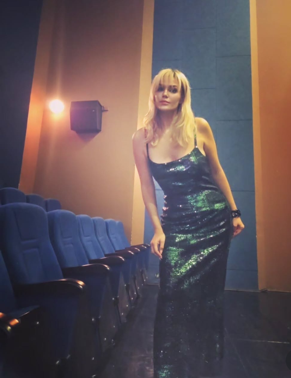 Pevačica održala koncert u bioskopu, pa stigla u muzički žiri: "Sa vama u sopstvenom filmu" FOTO 7 Lena Kovacevic bioskop 2