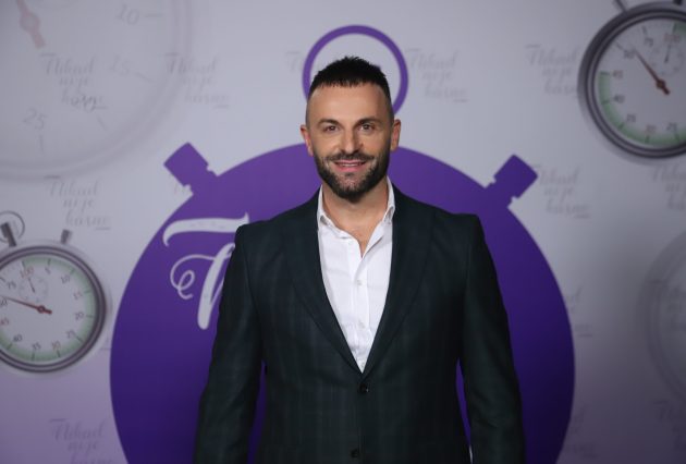 Prelep, uspešan, a još neće da se ženi: Maneken (45) šokirao priznanjem (VIDEO) 13 MILJAN RATKOVIC MIKI 45 GOD. BEOGRAD 12