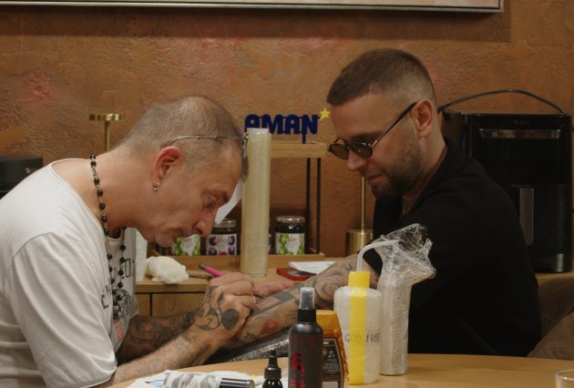 Magla bend se tetovira u emisiji FOTO 8 Magla 1