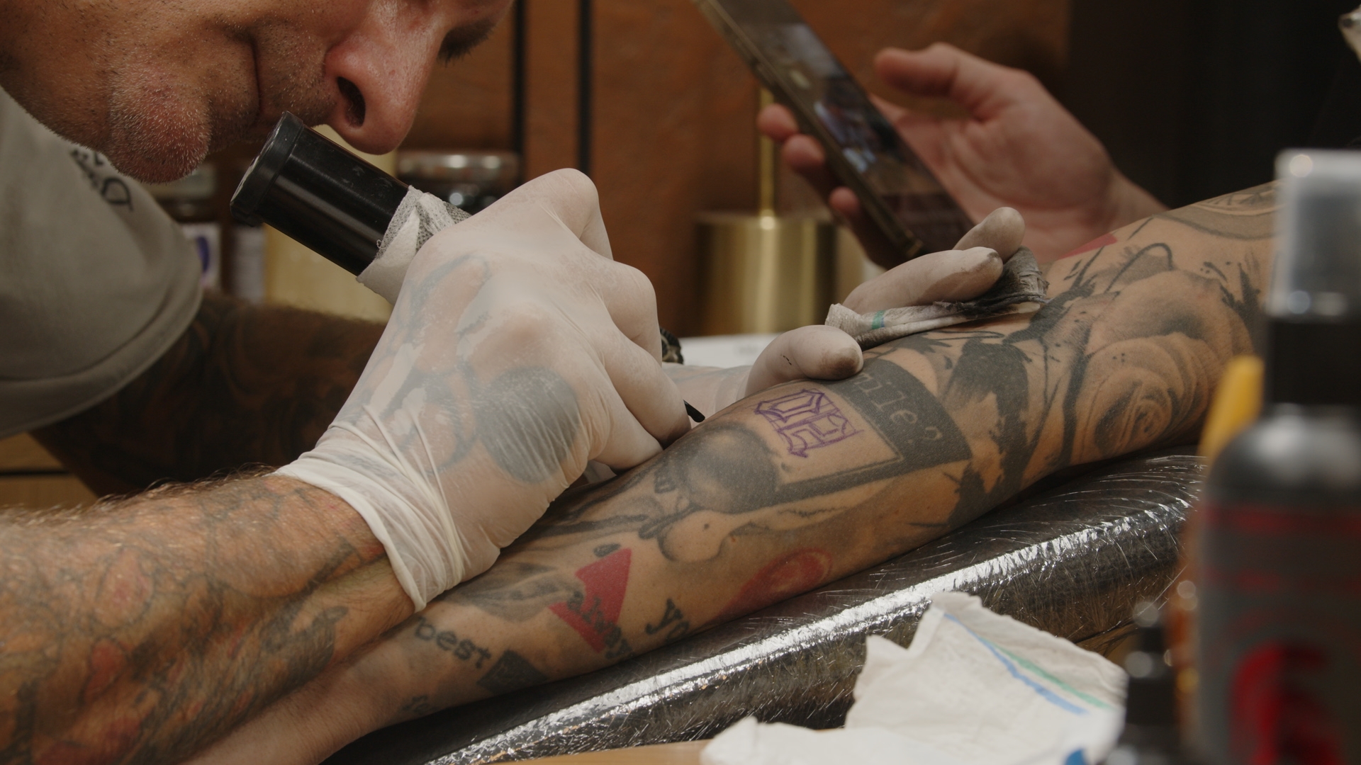 Magla bend se tetovira u emisiji FOTO 5 Magla 3