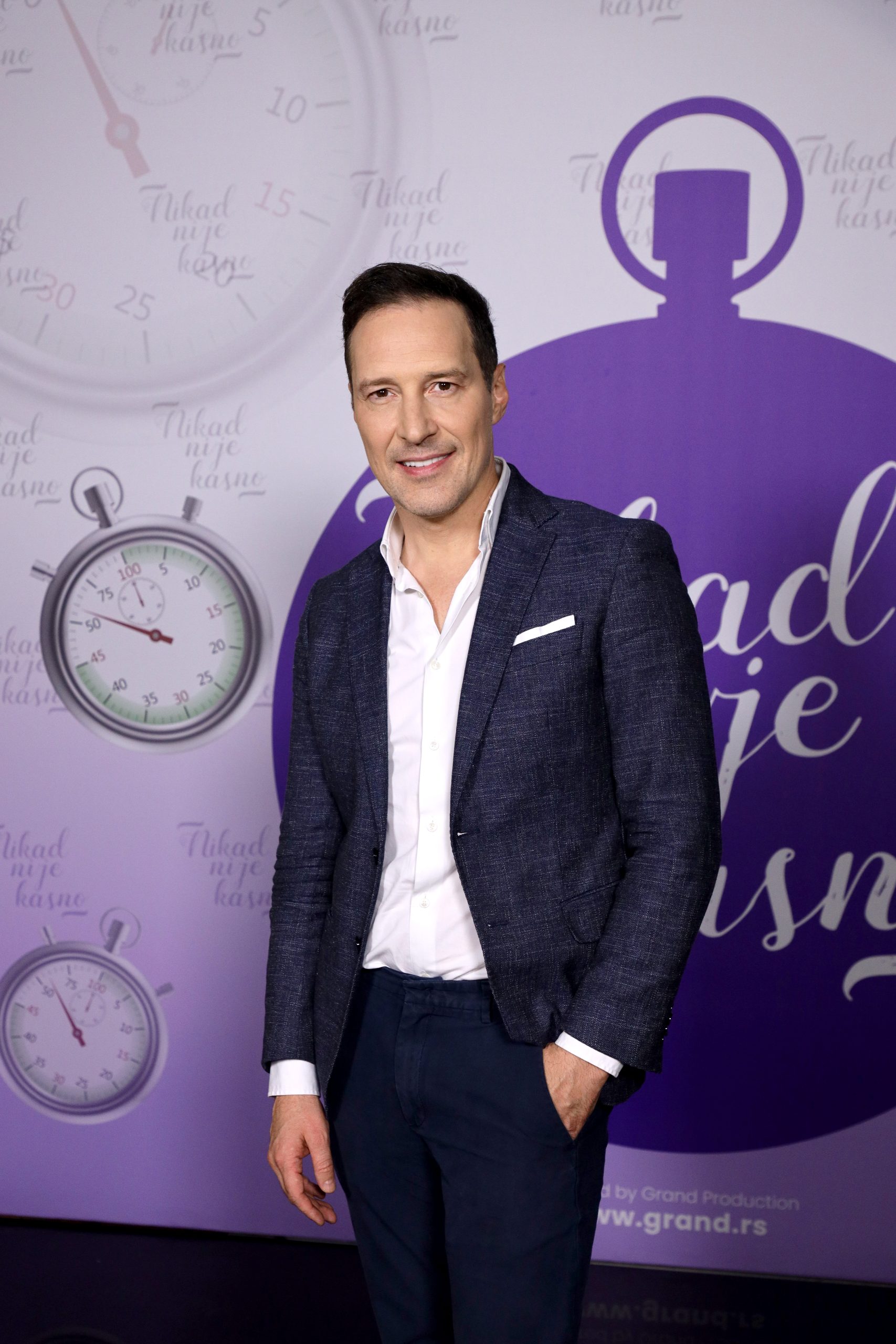 INTERVJU Peđa Jovanović otkrio zašto žene čine veći deo njegove publike: "Srećan sam zbog toga" VIDEO 3 PEDJA JOVANOVIC NNK SNIMANJE 09102025 FOTO MUNJA 19 ok