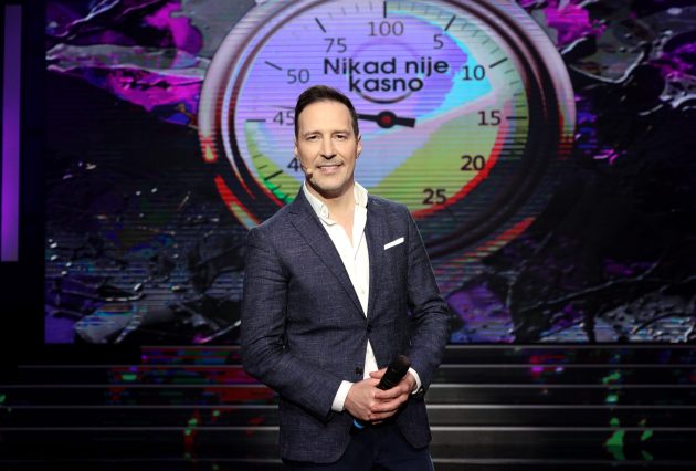 INTERVJU Peđa Jovanović otkrio zašto žene čine veći deo njegove publike: "Srećan sam zbog toga" VIDEO 13 PEDJA JOVANOVIC NNK SNIMANJE 09102025 FOTO MUNJA 52 ok