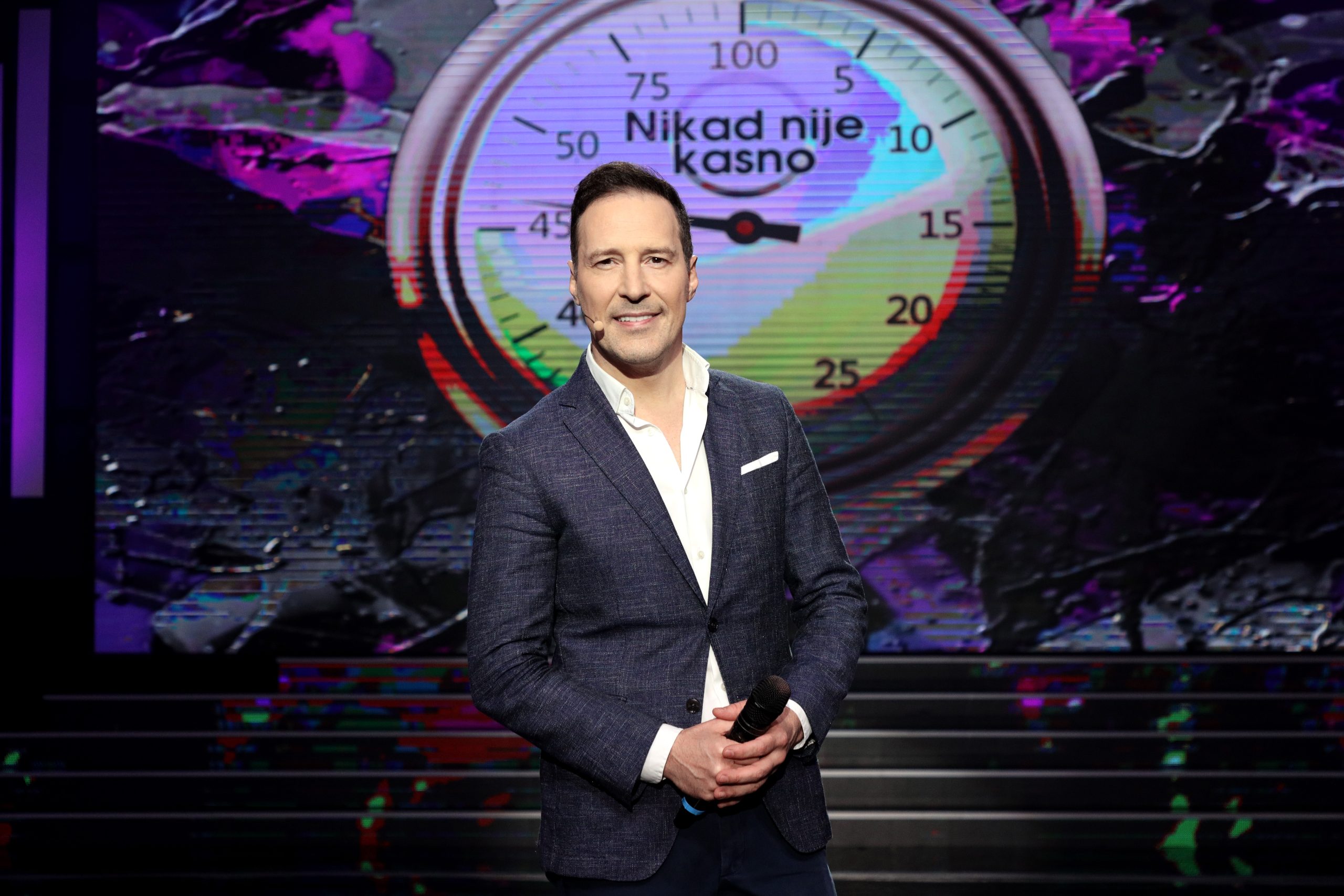 INTERVJU Peđa Jovanović otkrio zašto žene čine veći deo njegove publike: "Srećan sam zbog toga" VIDEO 5 PEDJA JOVANOVIC NNK SNIMANJE 09102025 FOTO MUNJA 52 ok