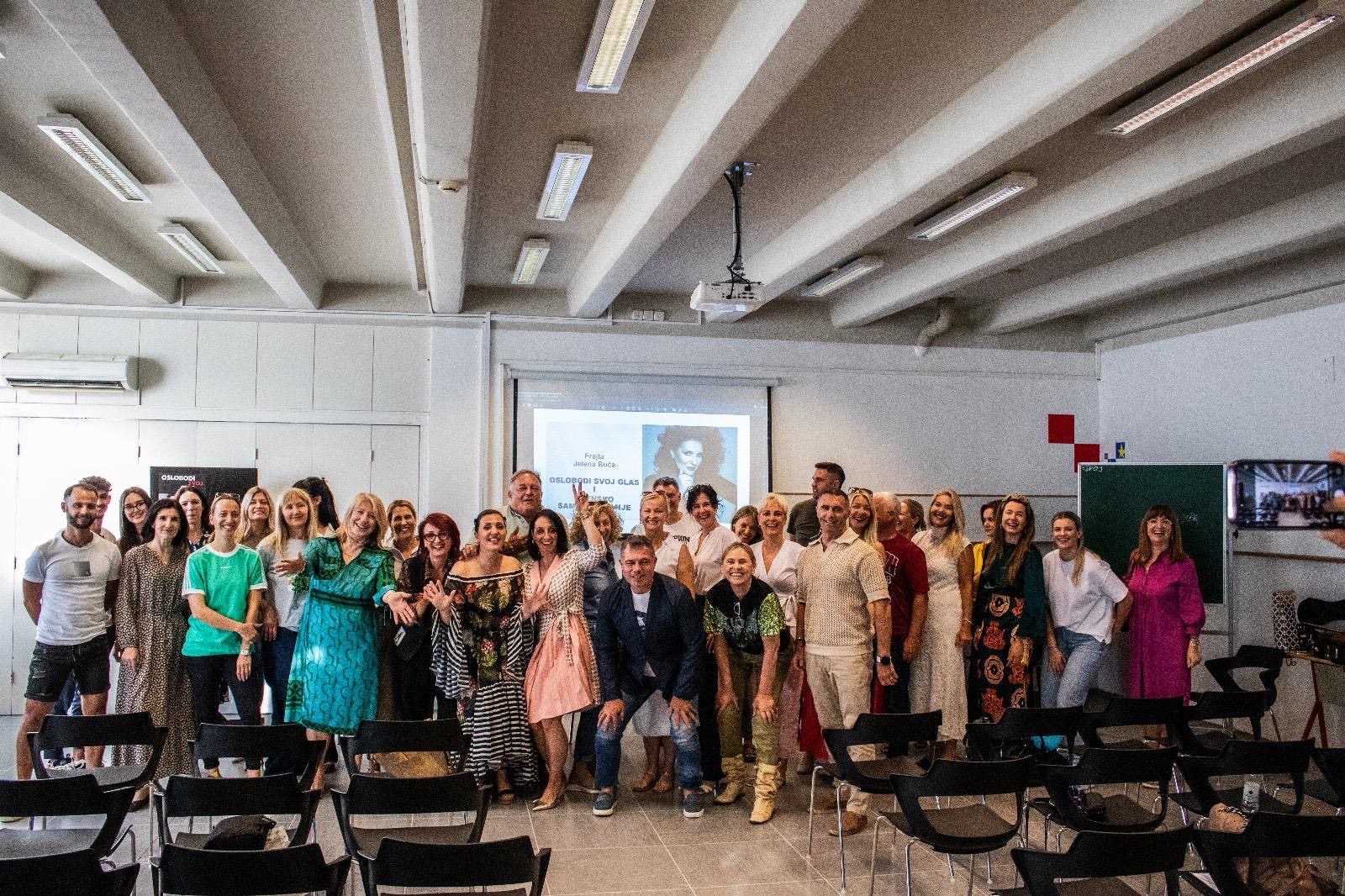 PHOTO 2025 11 22 19 59 04