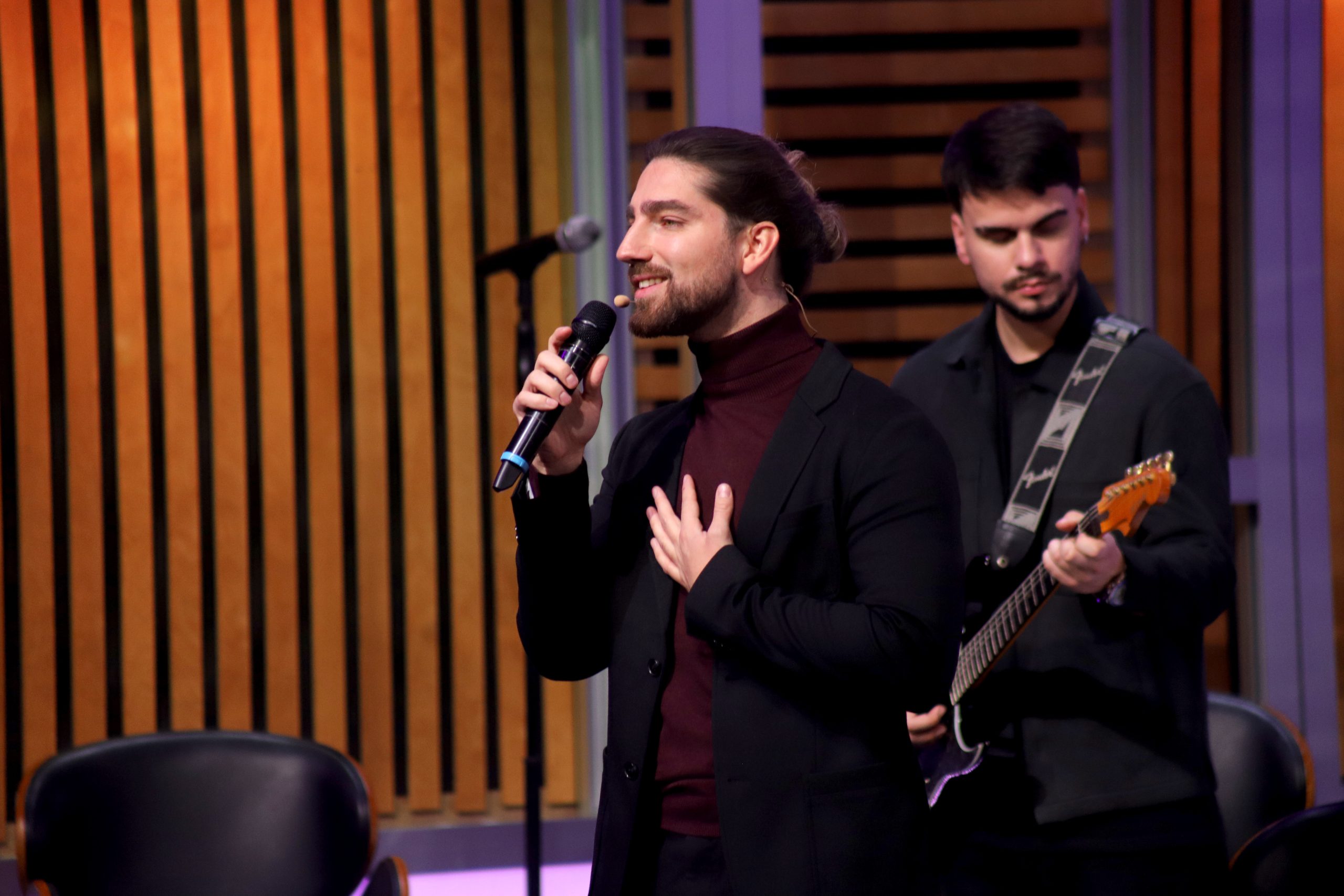 Princ od Vranje izlupao glavu na Evroviziji, prvi put otkrio šta se desilo: "Prestao sam da razmišljam po naletom adrenalina" 5 PRINC OD VRANJA GS SNIMANJE 27112025 FOTO ELENA 6 ok