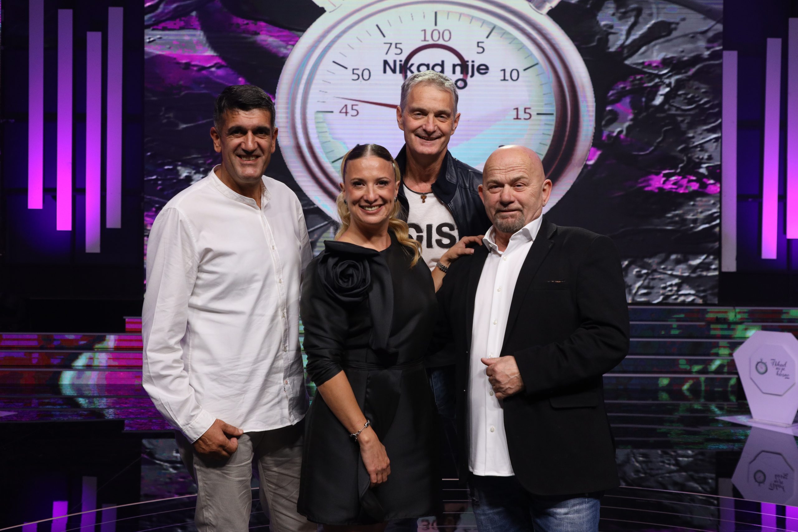 Ko zaslužuje nastavak takmičenja, profesorka ili vlasnik kafane? Odluka je samo vaša 7 PROSLI NNK SNIMANJE 08102025 FOTO MUNJA 4